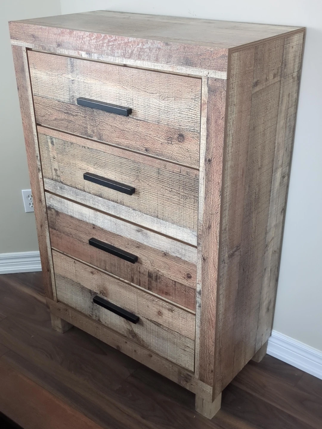 Rustic Wood 4-Drawer Dresser