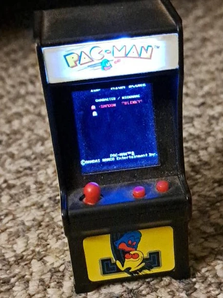 Mini Pac-Man Arcade Keychain🏆