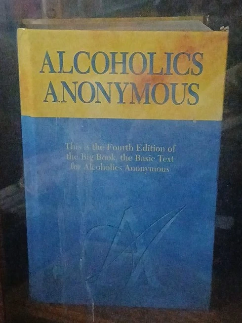 Alcoholics Anonymous Fourth Edition "The Big Book"🥕