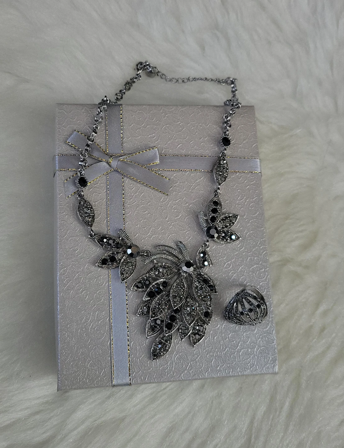 Rhinestone Leaf Necklace and Ring Set