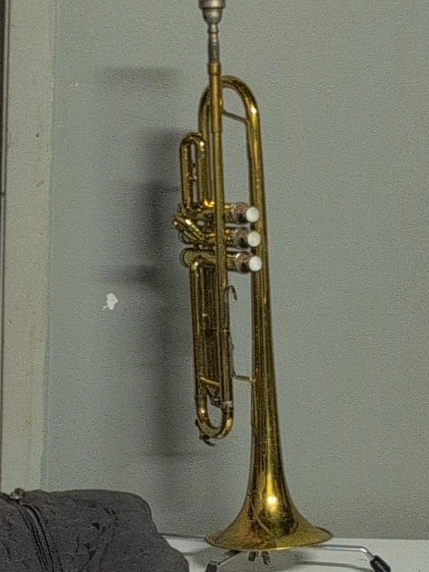 Gold Trumpet