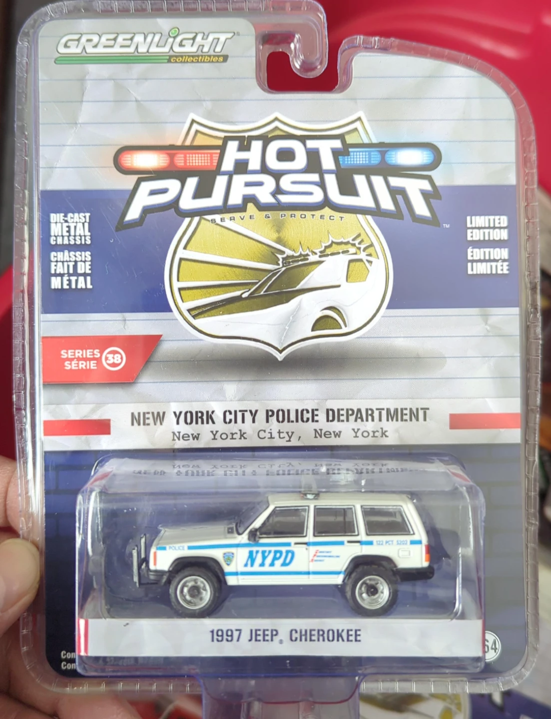 Greenlight Hot Pursuit 1997 Jeep Cherokee Die-Cast Model