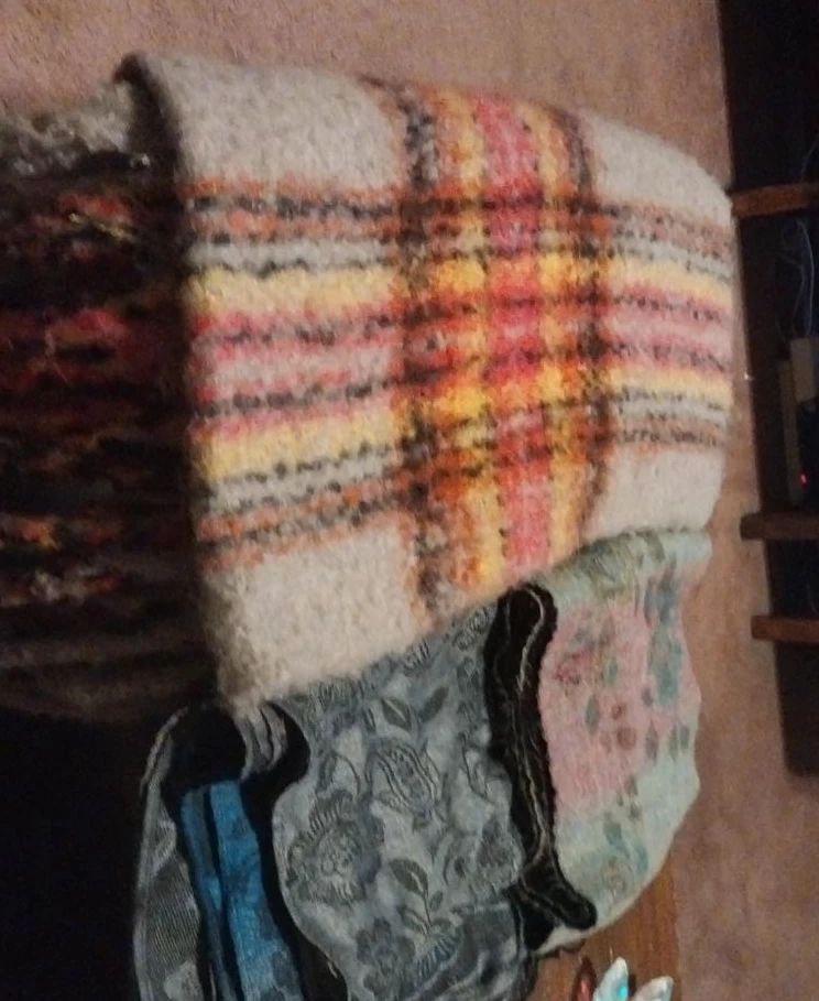 🥕 3 Woven Plaid & Floral Scarves🥕