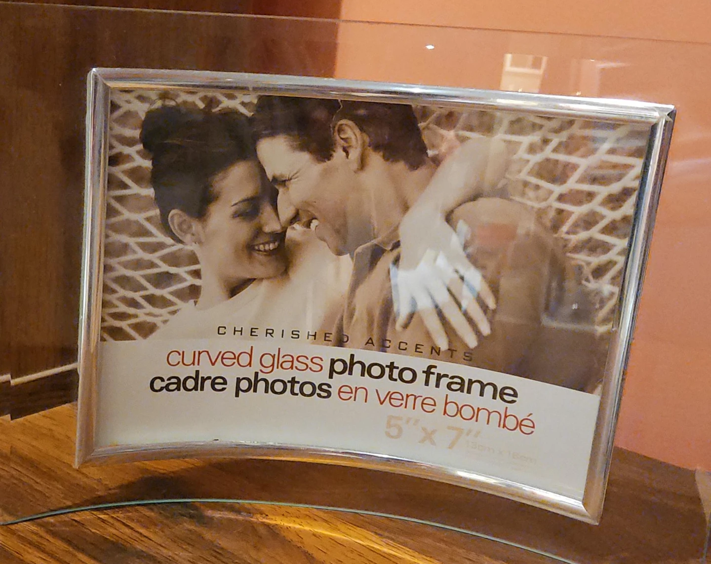 Cherished Accents Curved Glass Photo Frame 5"x7"