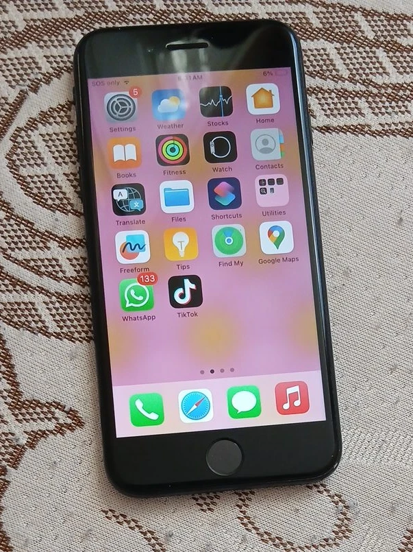 Black Apple iPhone 8