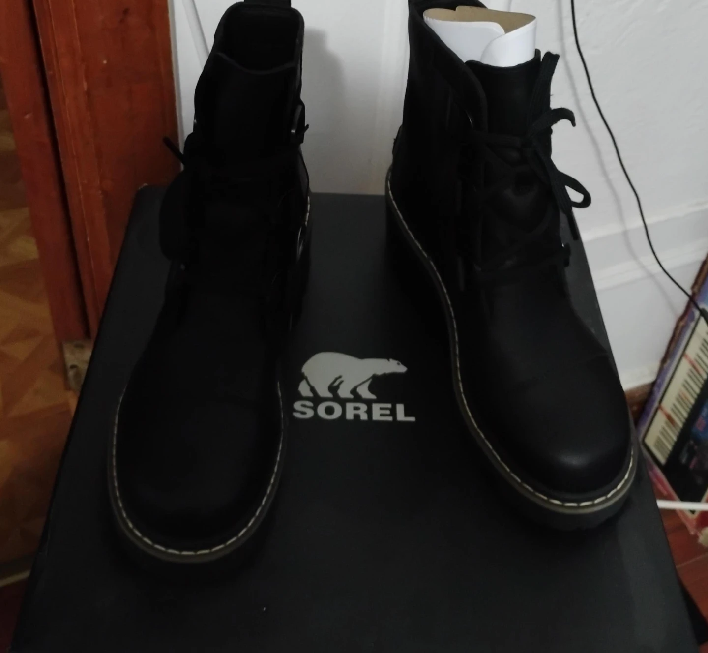 "Sorel Women's Black Leathe Boots - photo 2