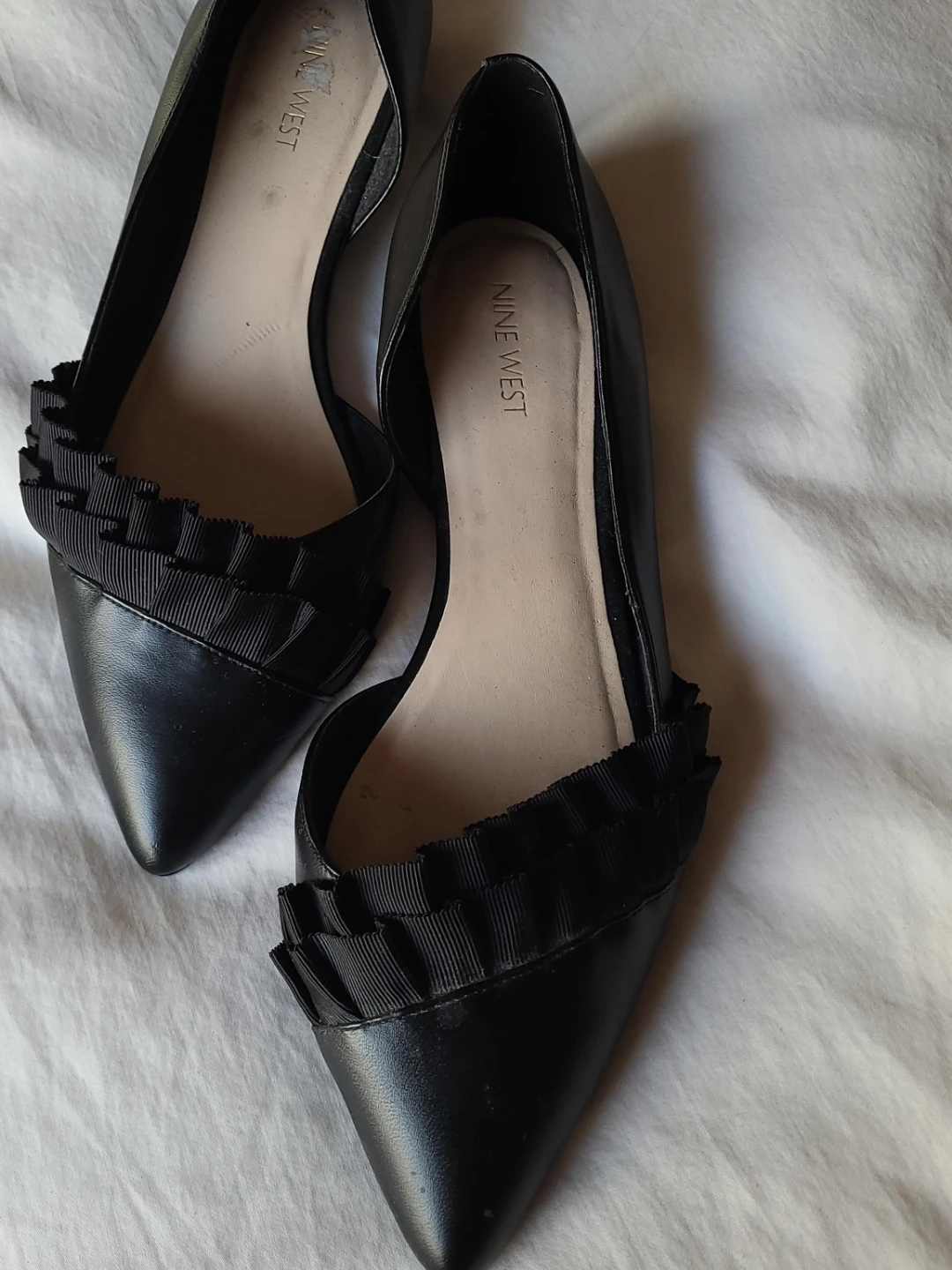 🏆Nine West Black Ruffle Pointed Toe Flats - Size 10M 🏆