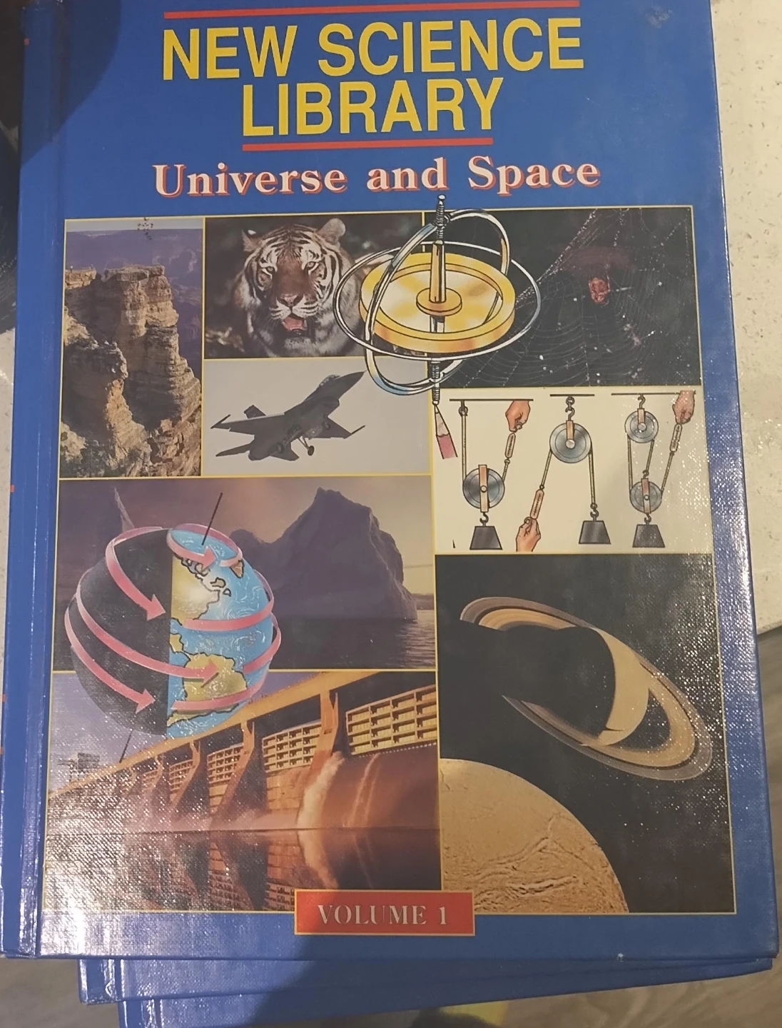 New Science Library Universe and Space Volume 1 Book