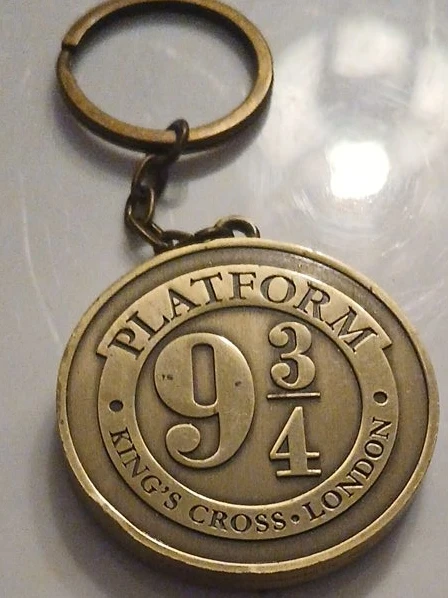 Platform 9 3/4 Keychain