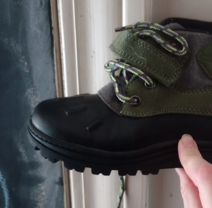 Toddler winter boots - Size 10m Carters