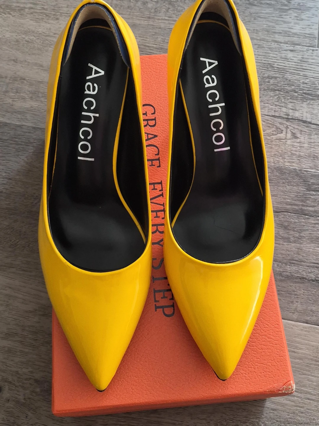 Aachcol Yellow Patent Stiletto Heels Size 7
