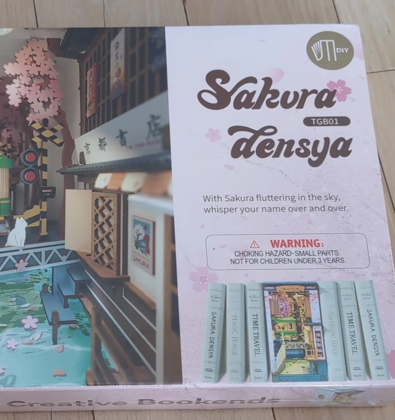 Rolife Sakura Densya DIY Book Nook Kit TGB01 - photo 2