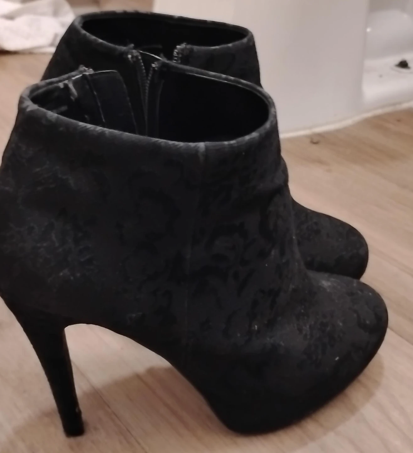 Le Château Black Floral Print Ankle Boots - Size 7.5 - photo 4