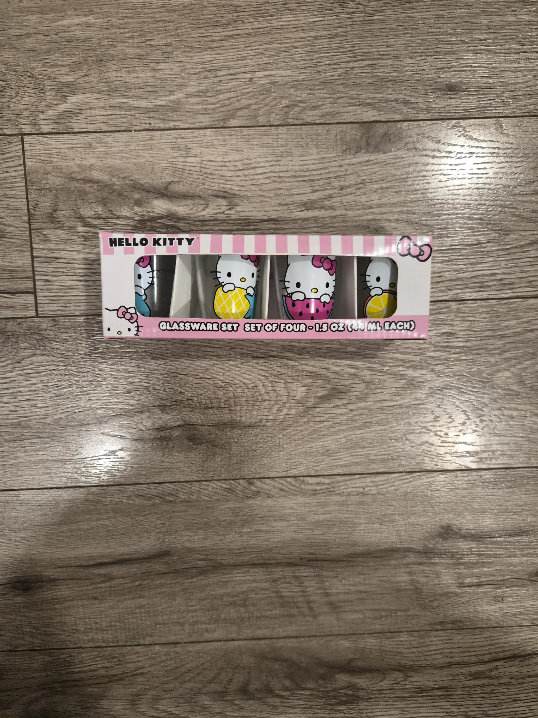 Hello Kitty shotglass Set of 4