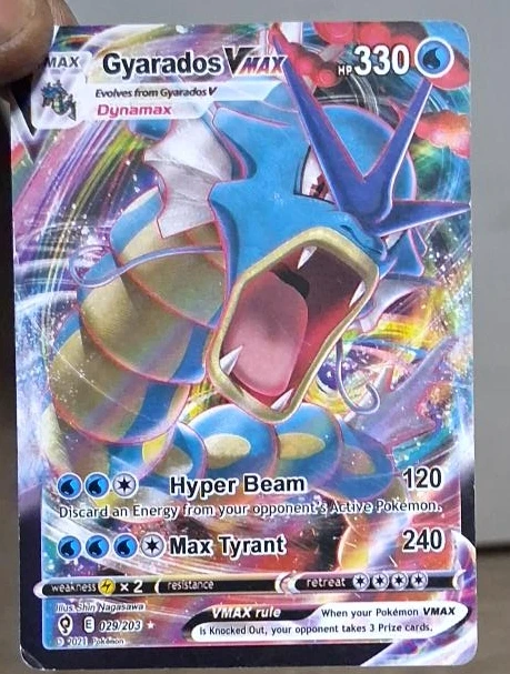 Pokemon Gyarados VMAX Card 029/203