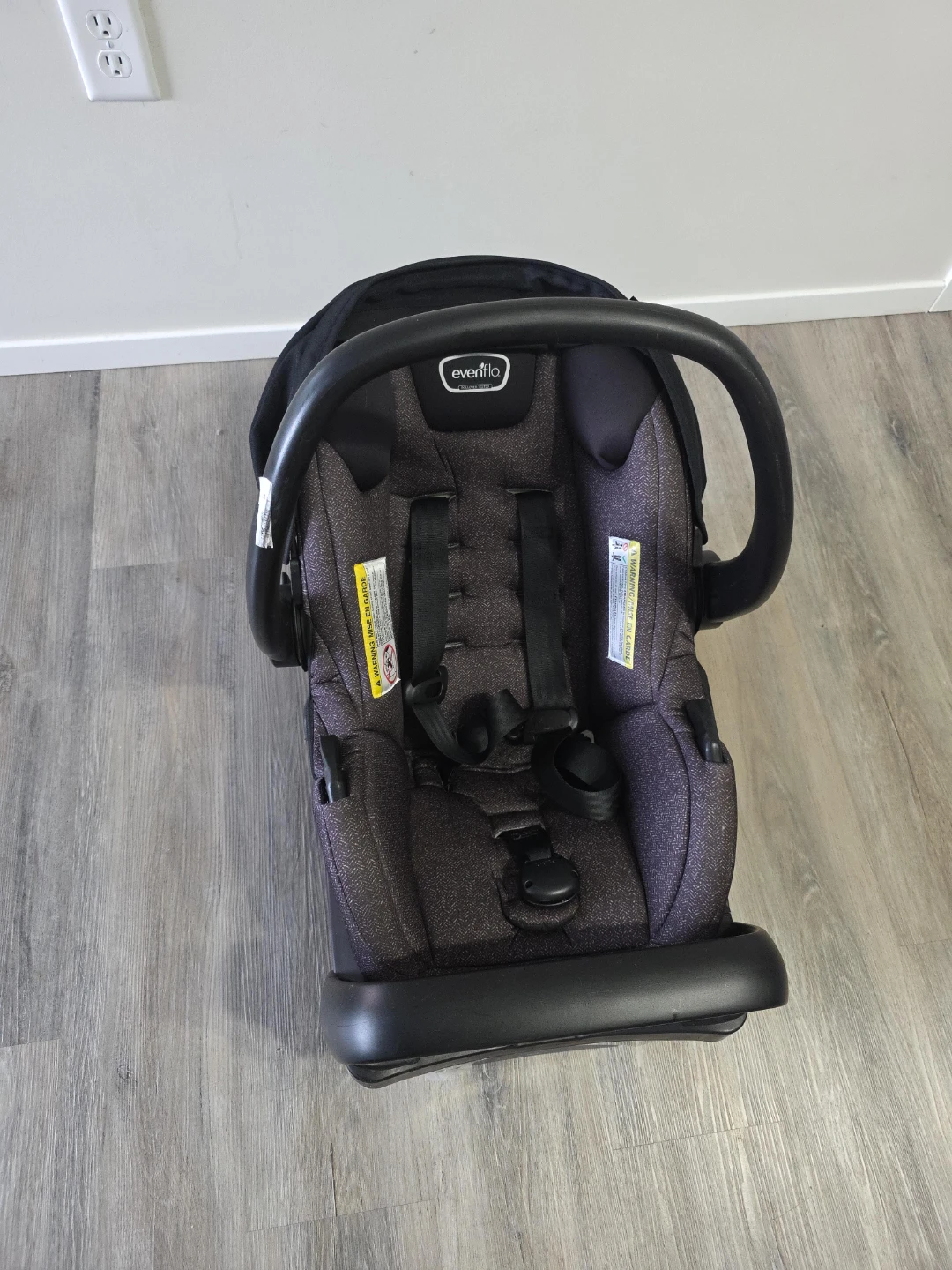 Evenflo LITEMAX Infant Car Seat with Base