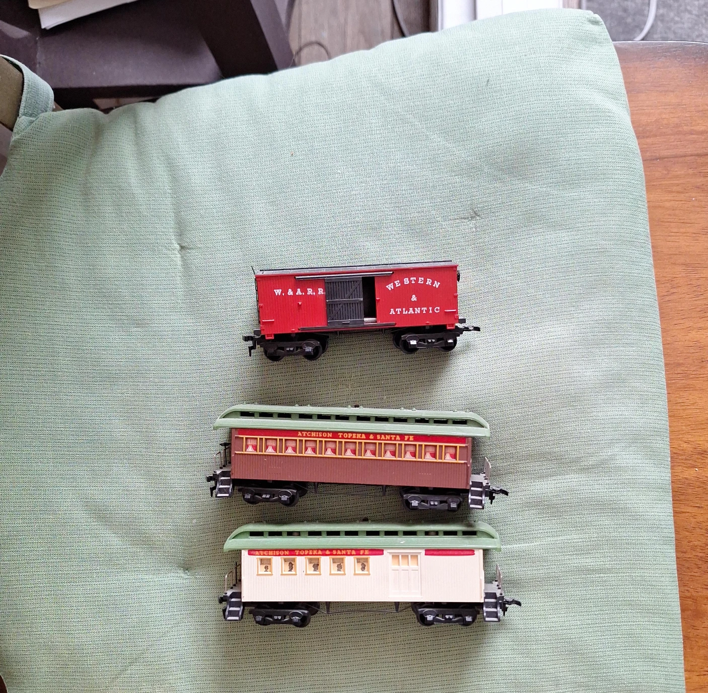3 Model Train Cars - Western & Atlantic, AT&SF