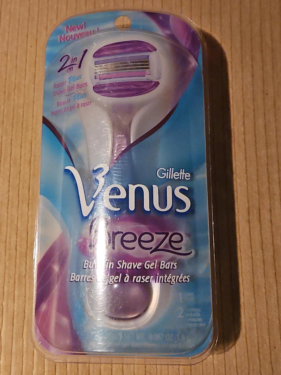 Gillette Venus Breeze Razor with Built-in Shave Gel Bars