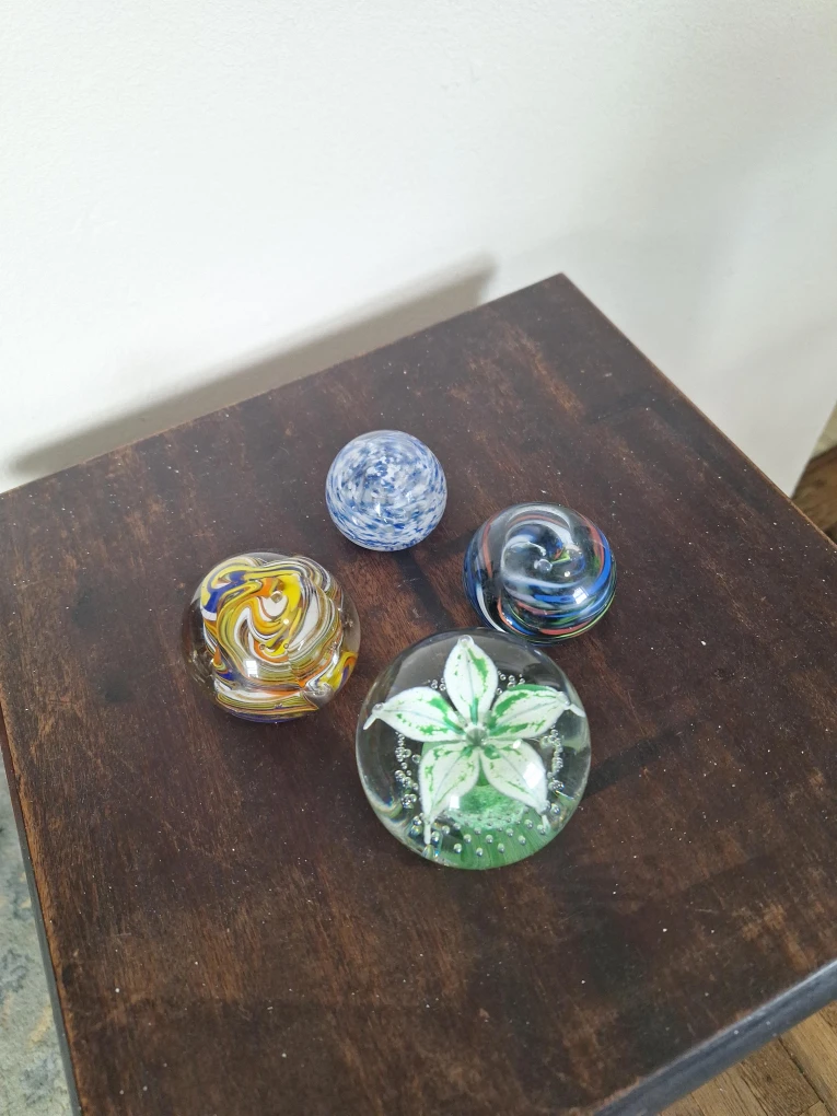 Glass Paperweights Set - Swirls and Flower Design