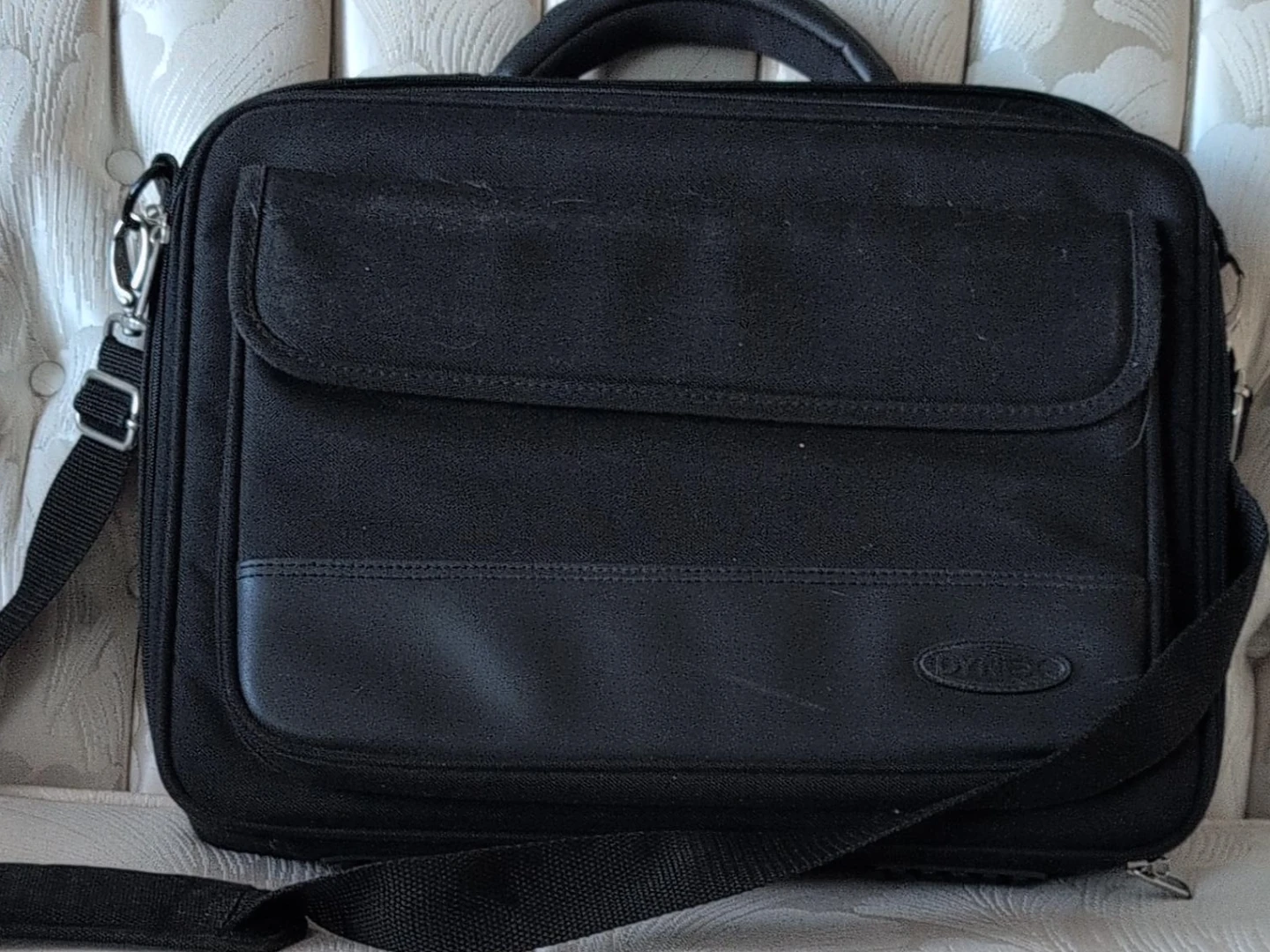 DYNEO Black Laptop Bag with Shoulder Strap