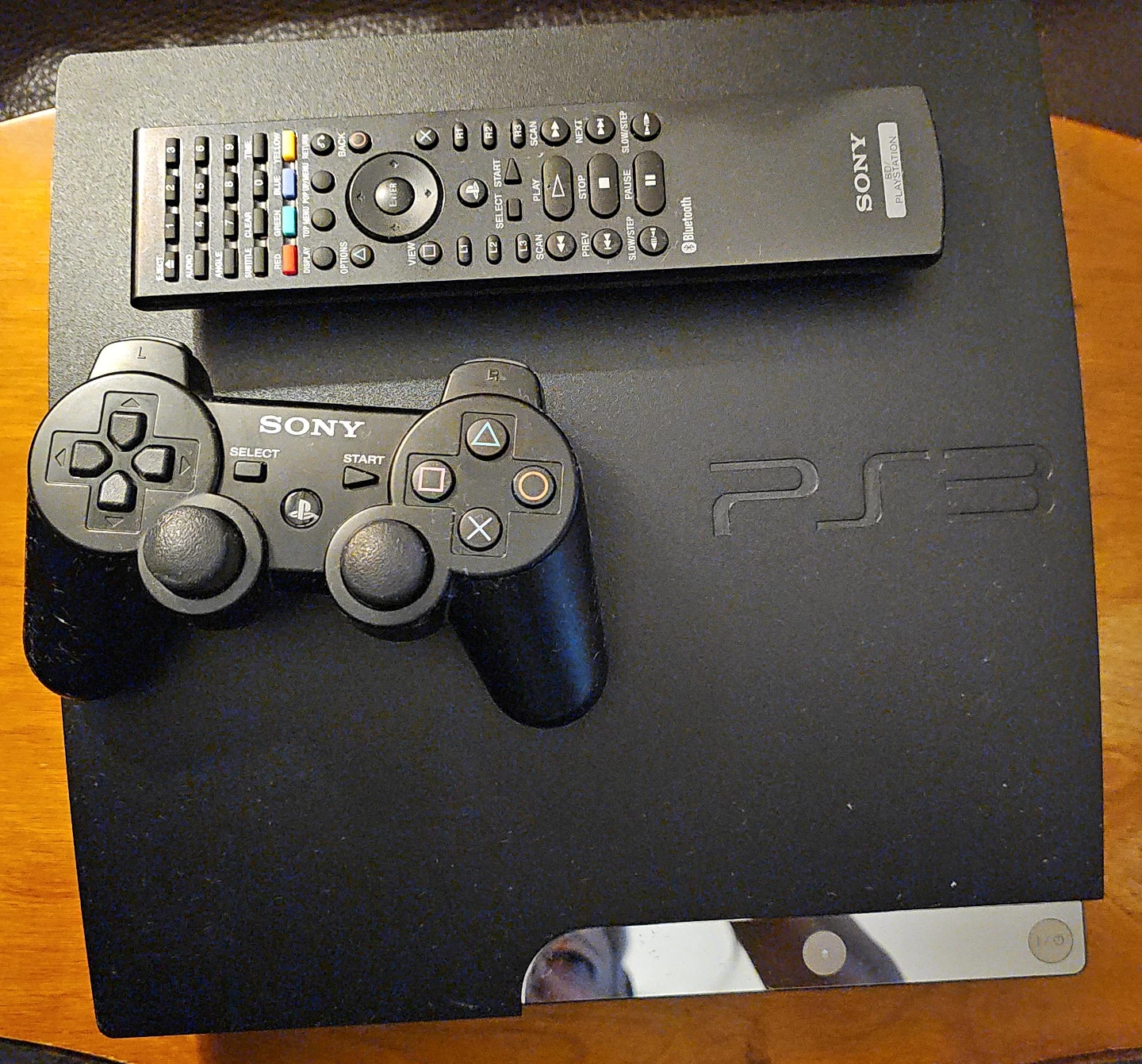 Sony PlayStation 3 (PS3) with Controller and Remote