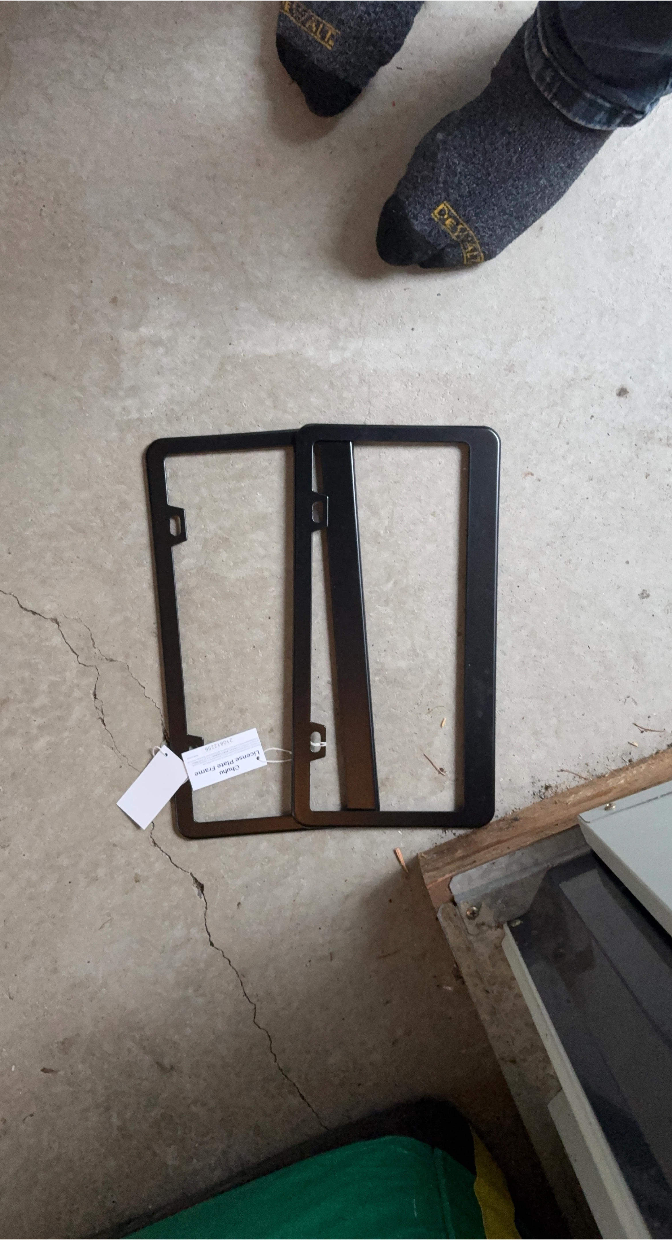 Chuhu License Plate Frame