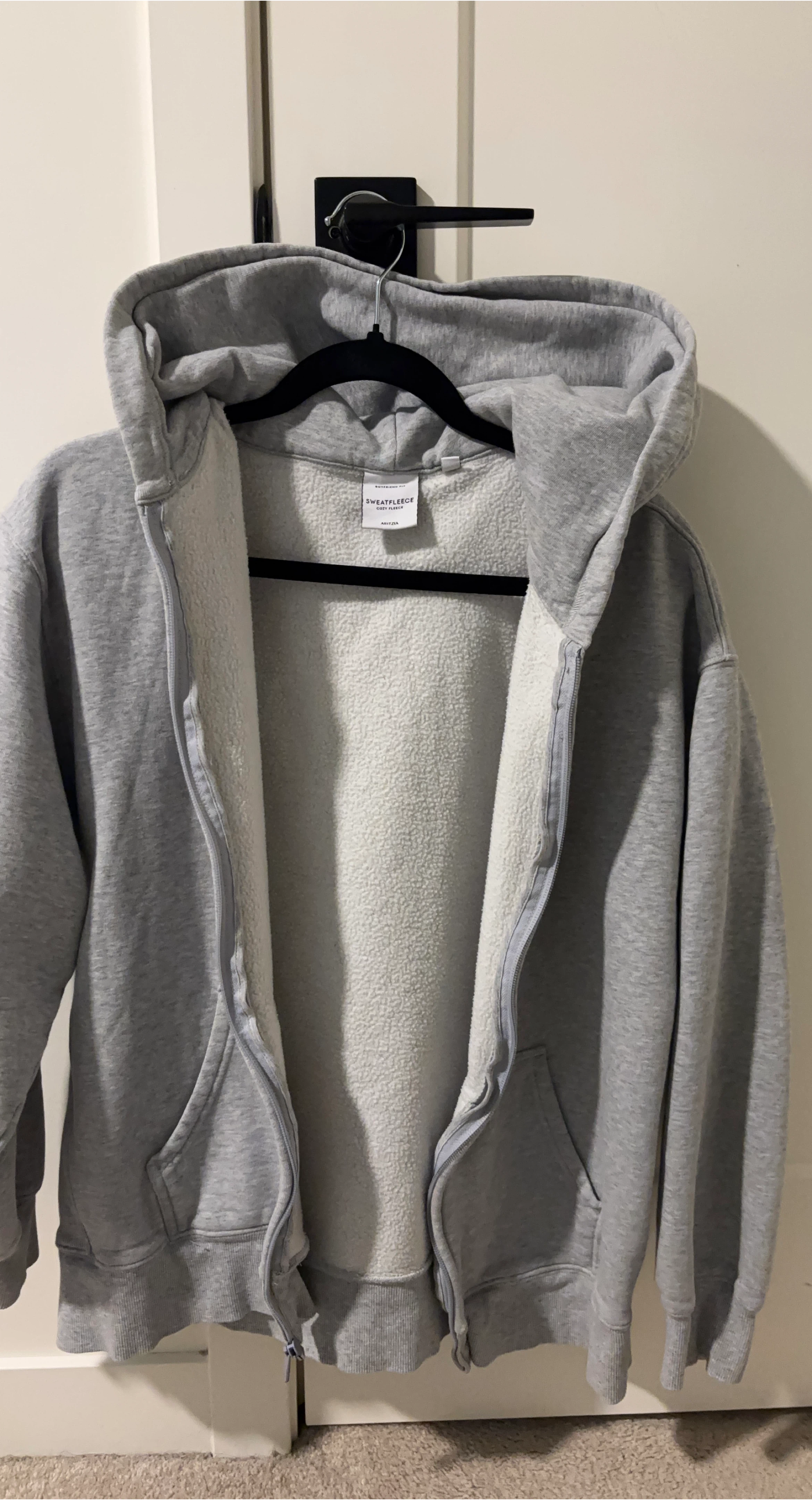 ARITZIA SWEATFLEECE Zip-Up Hoodie