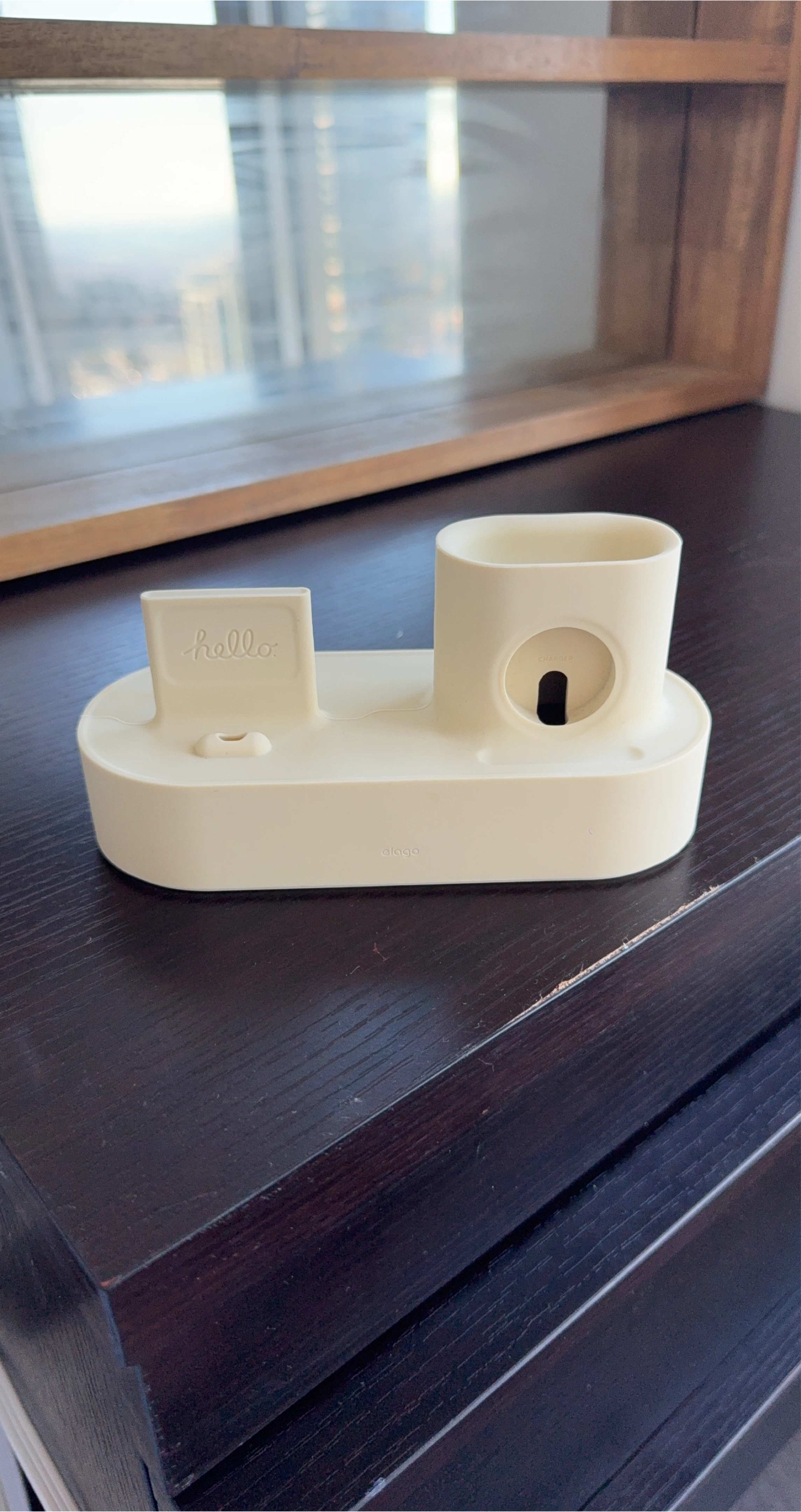 elago 3 in 1 Charging Station
