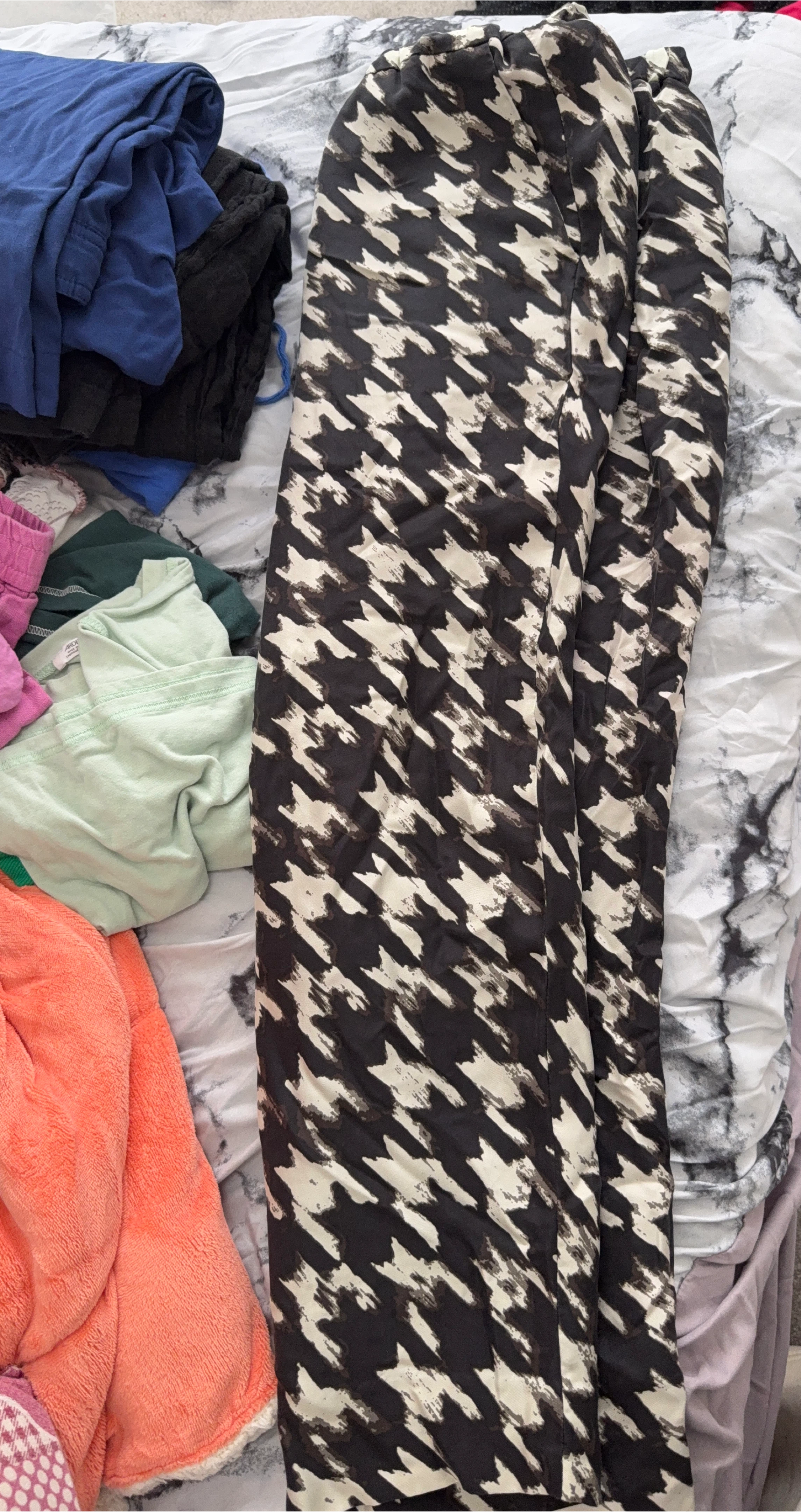 Black and White Houndstooth Pattern Pants