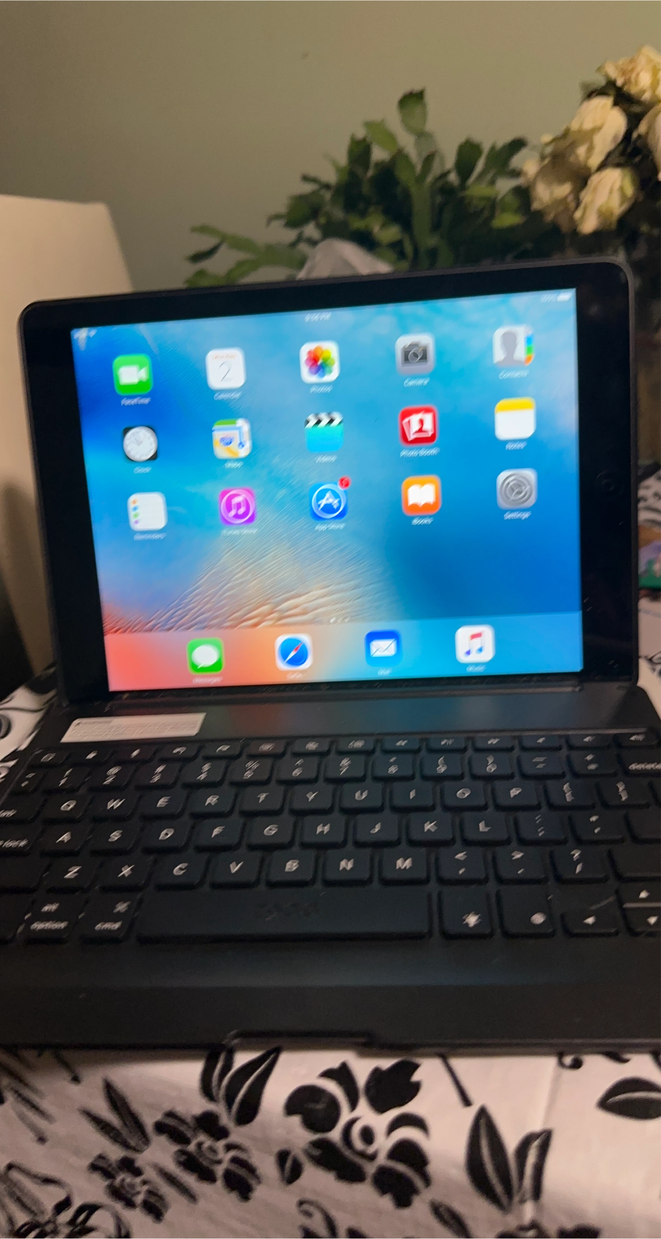 Apple iPad with Keyboard Case
