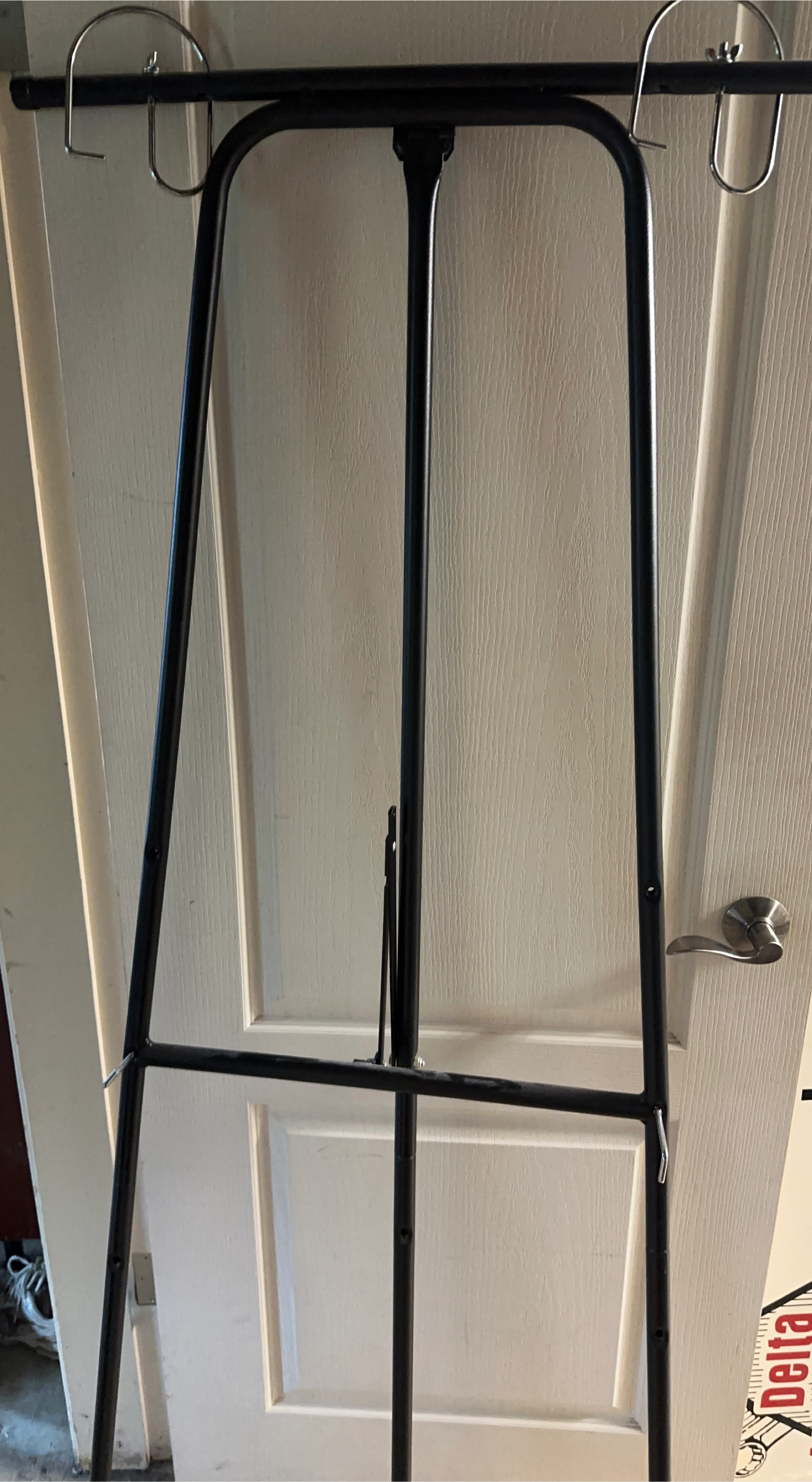 Black Metal Easel Stand