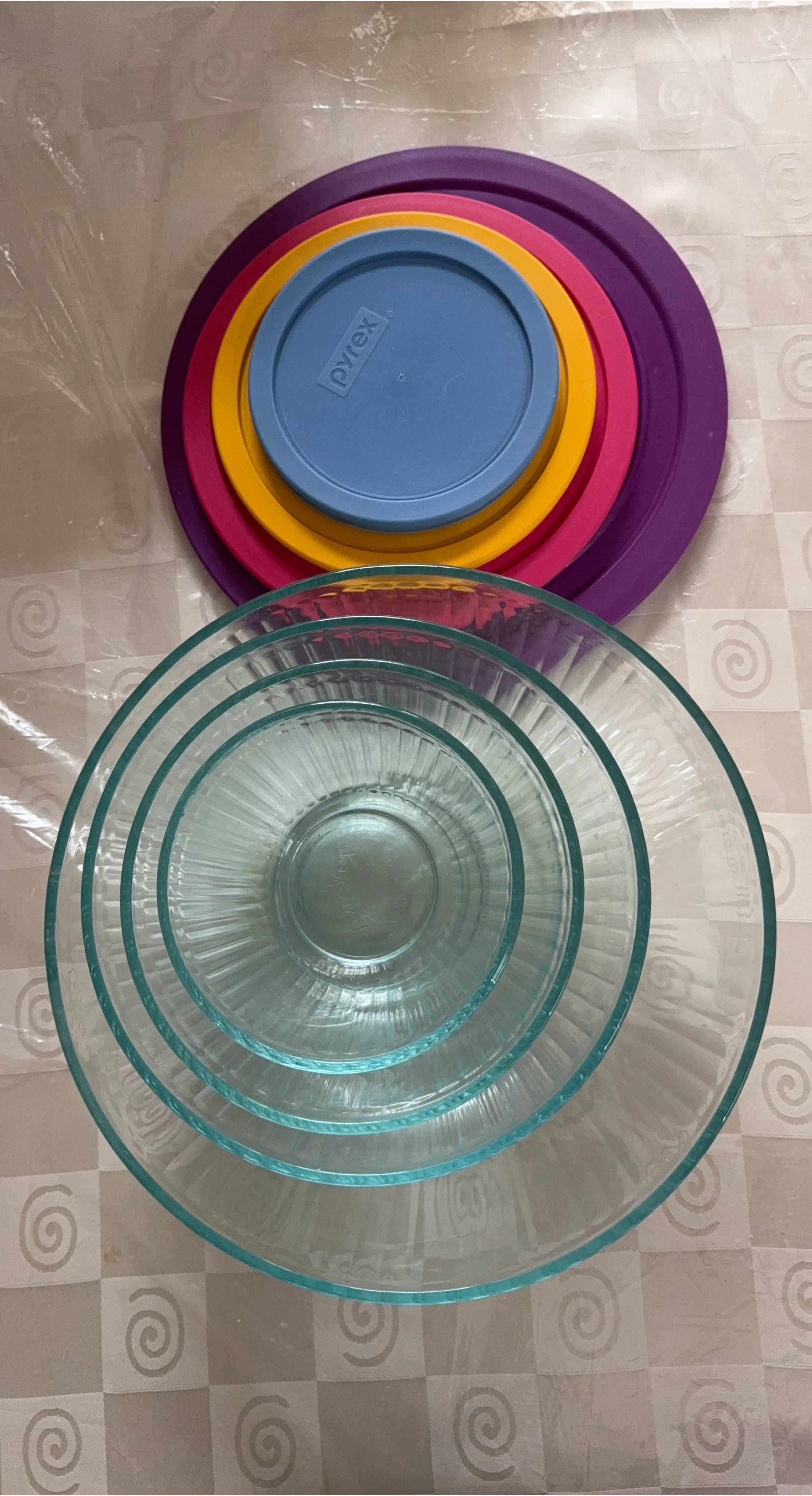 Pyrex Glass Mixing Bowls with Lids
