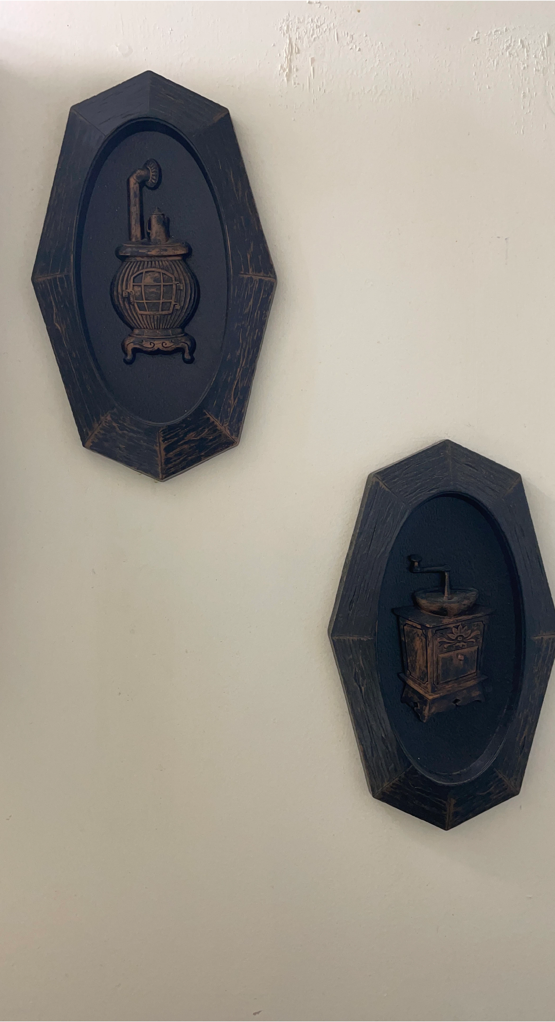 Vintage Wall Art Set: Stove & Coffee Grinder
