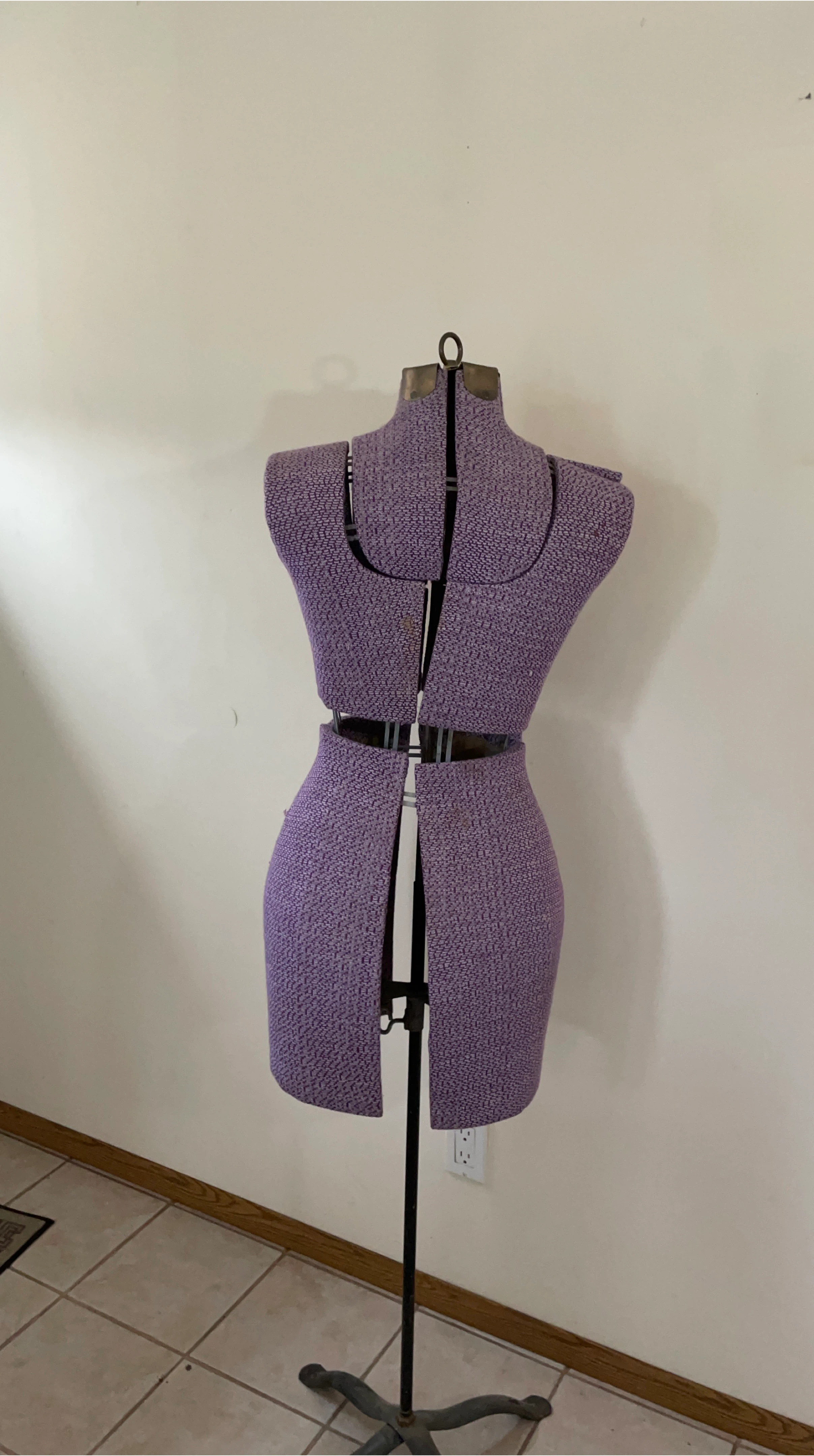 Acme Adjustable Dress Form - Size B