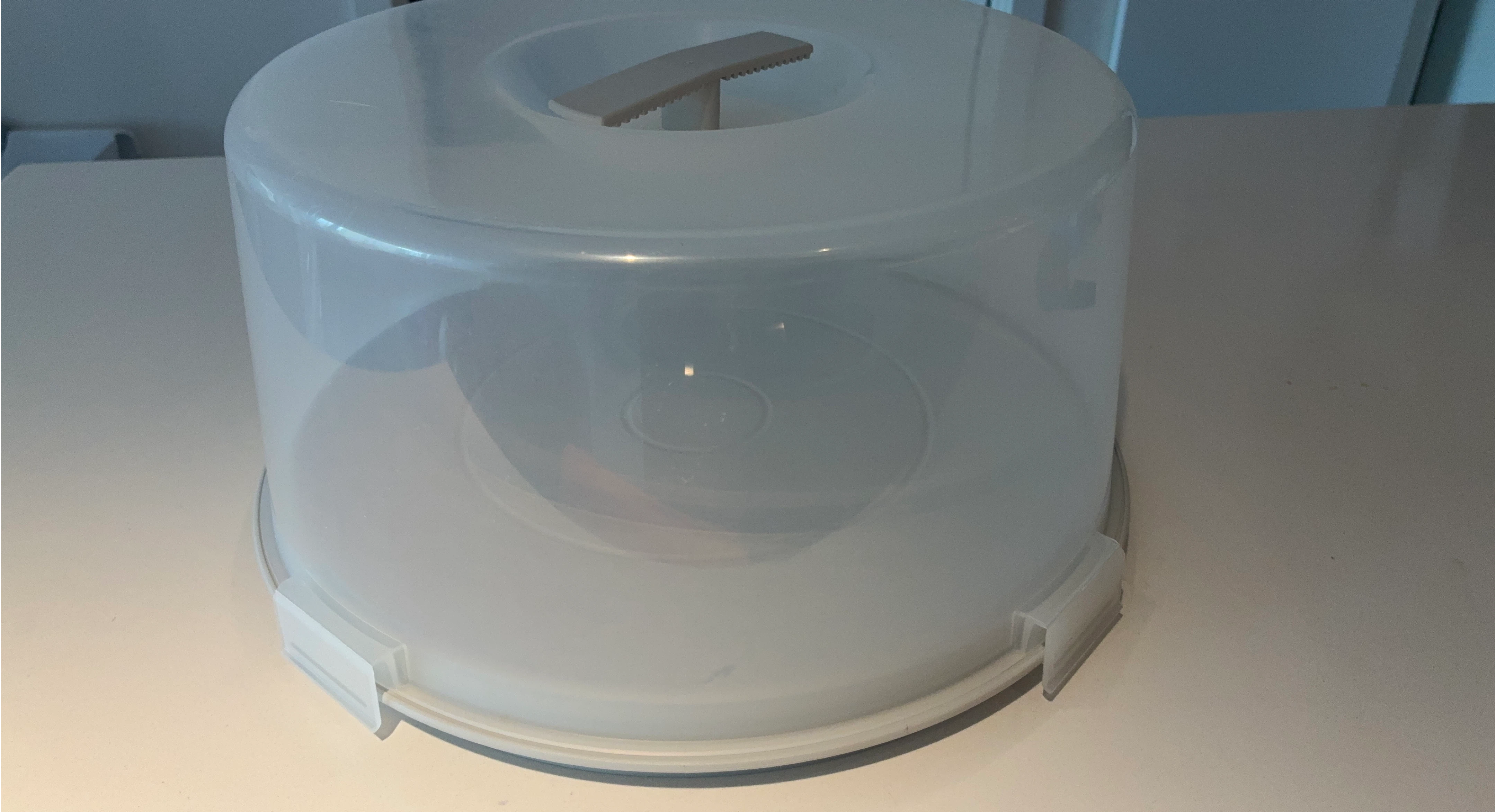Clear Plastic Cake Carrier with Handle