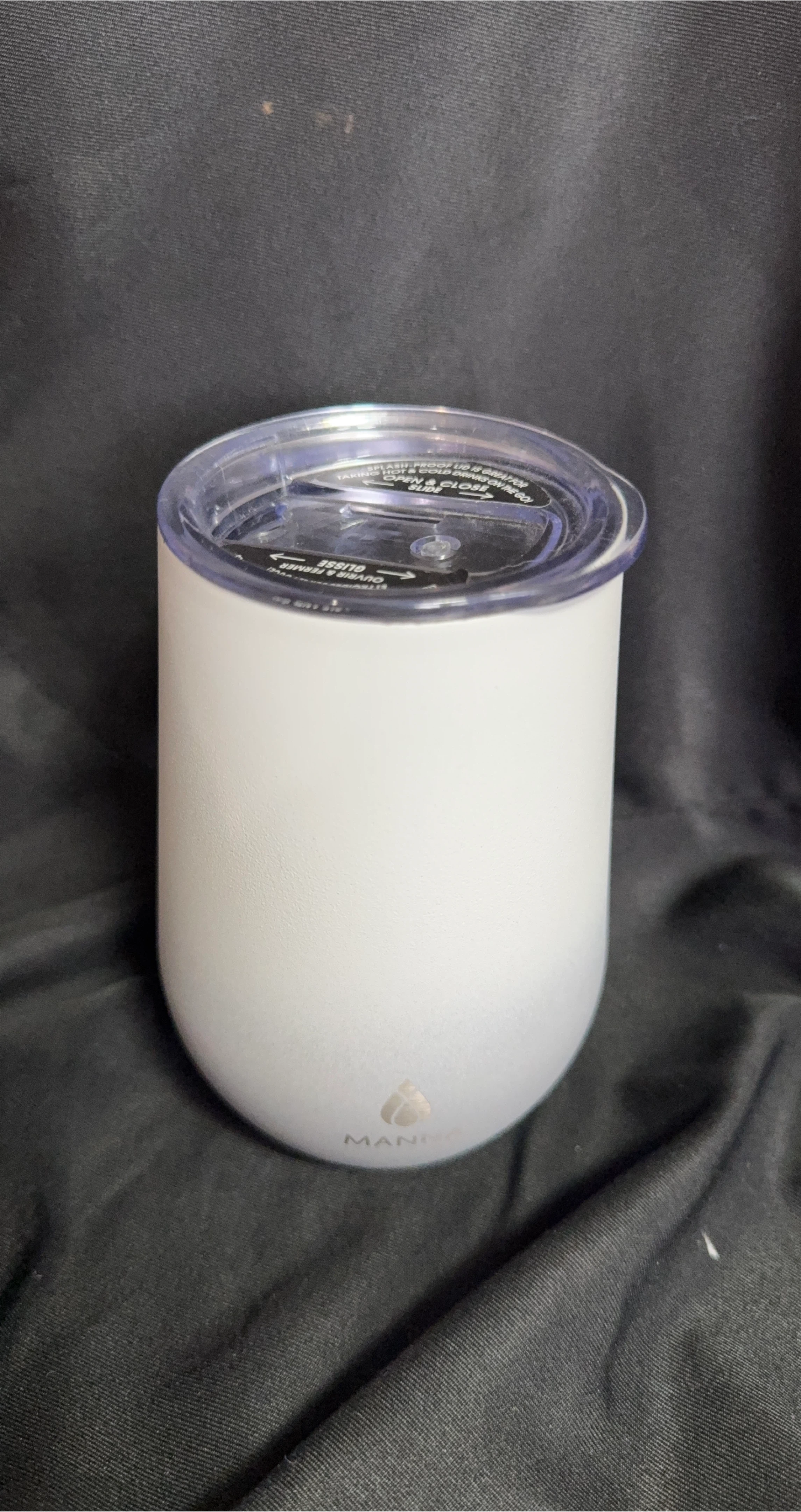 White MANI Tumbler with Splash-Proof Lid