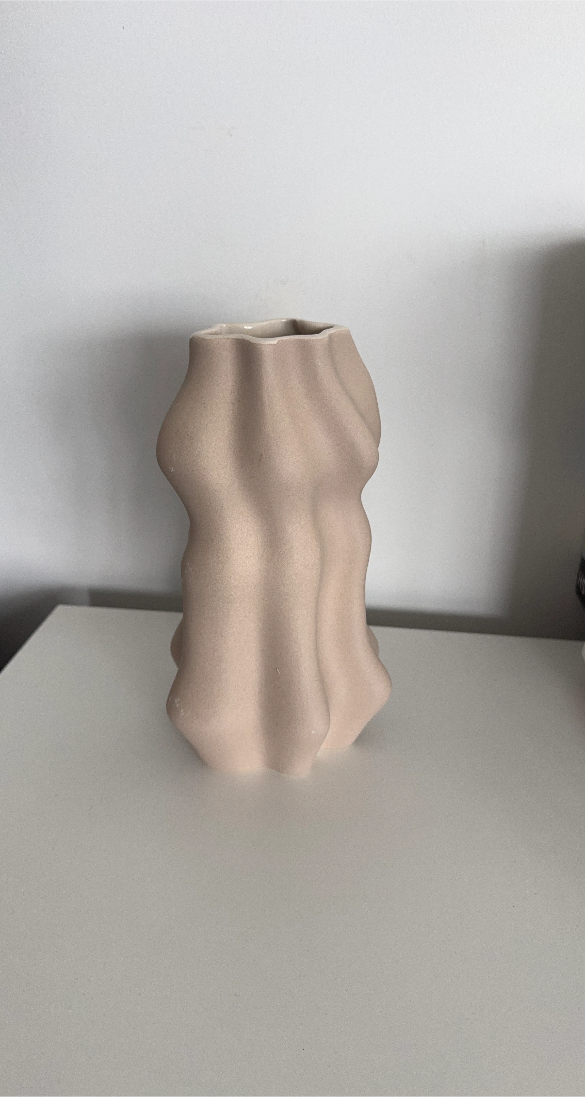 Unique Wavy Ceramic Vase - Beige