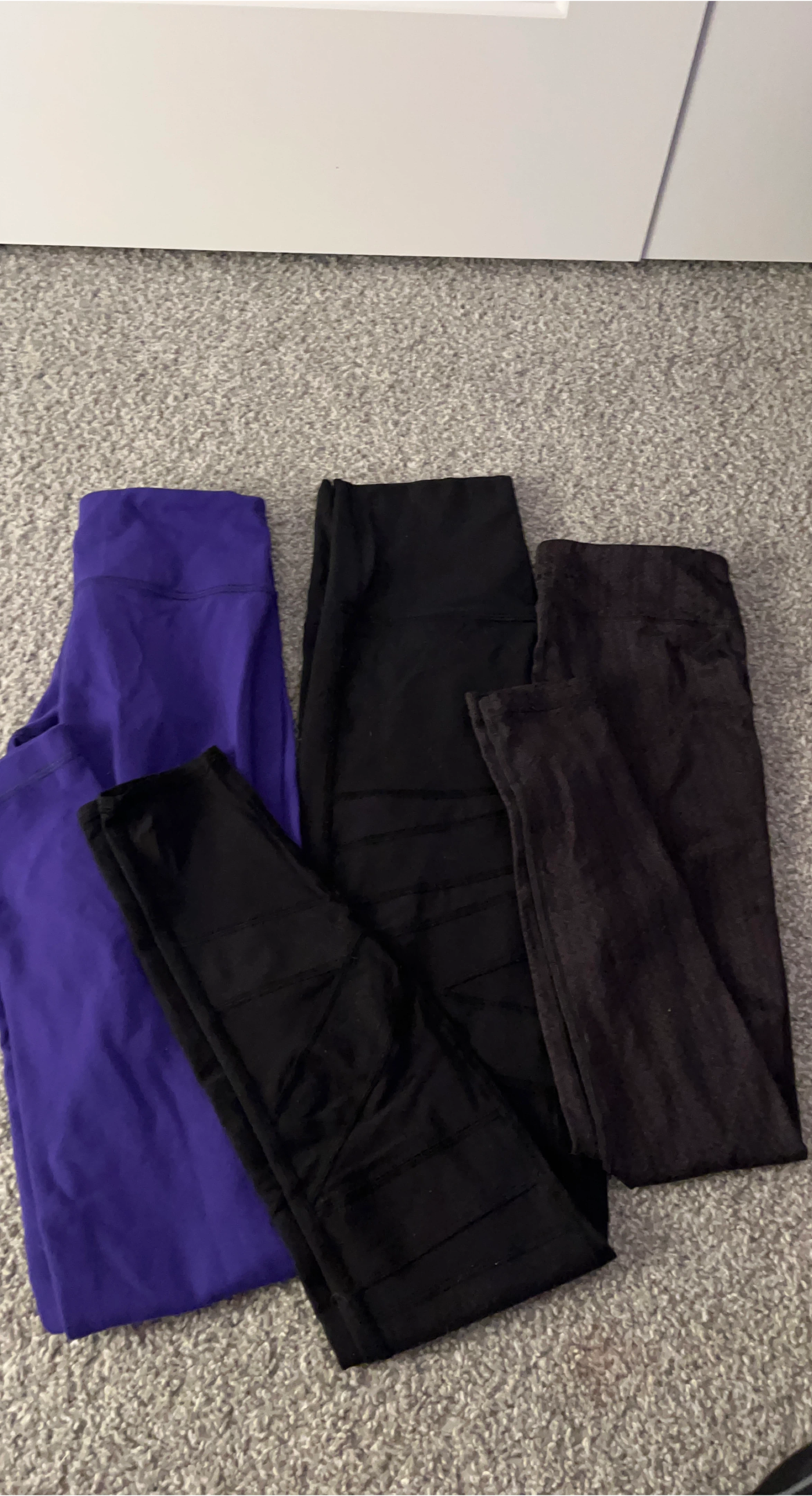 Bundle of 3 Pairs of Women's Leggings lulu Lemon