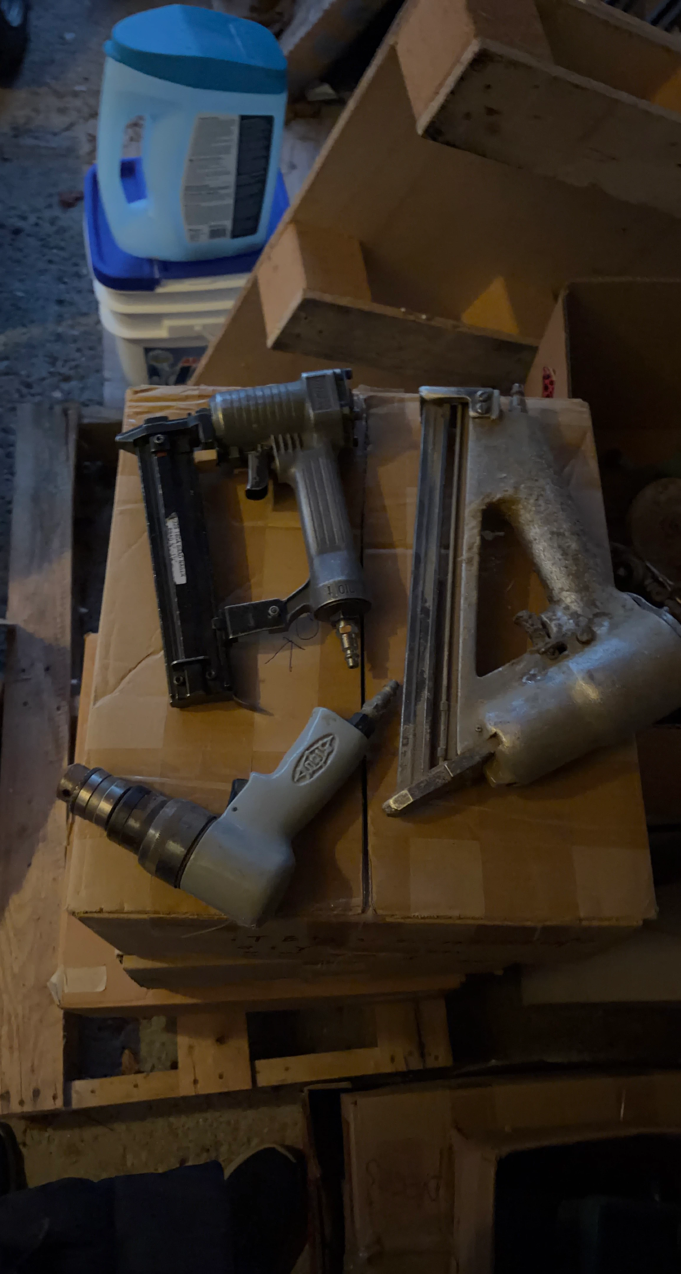 Pneumatic Tool Set: Brad Nailer, Framing Nailer & Air Drill