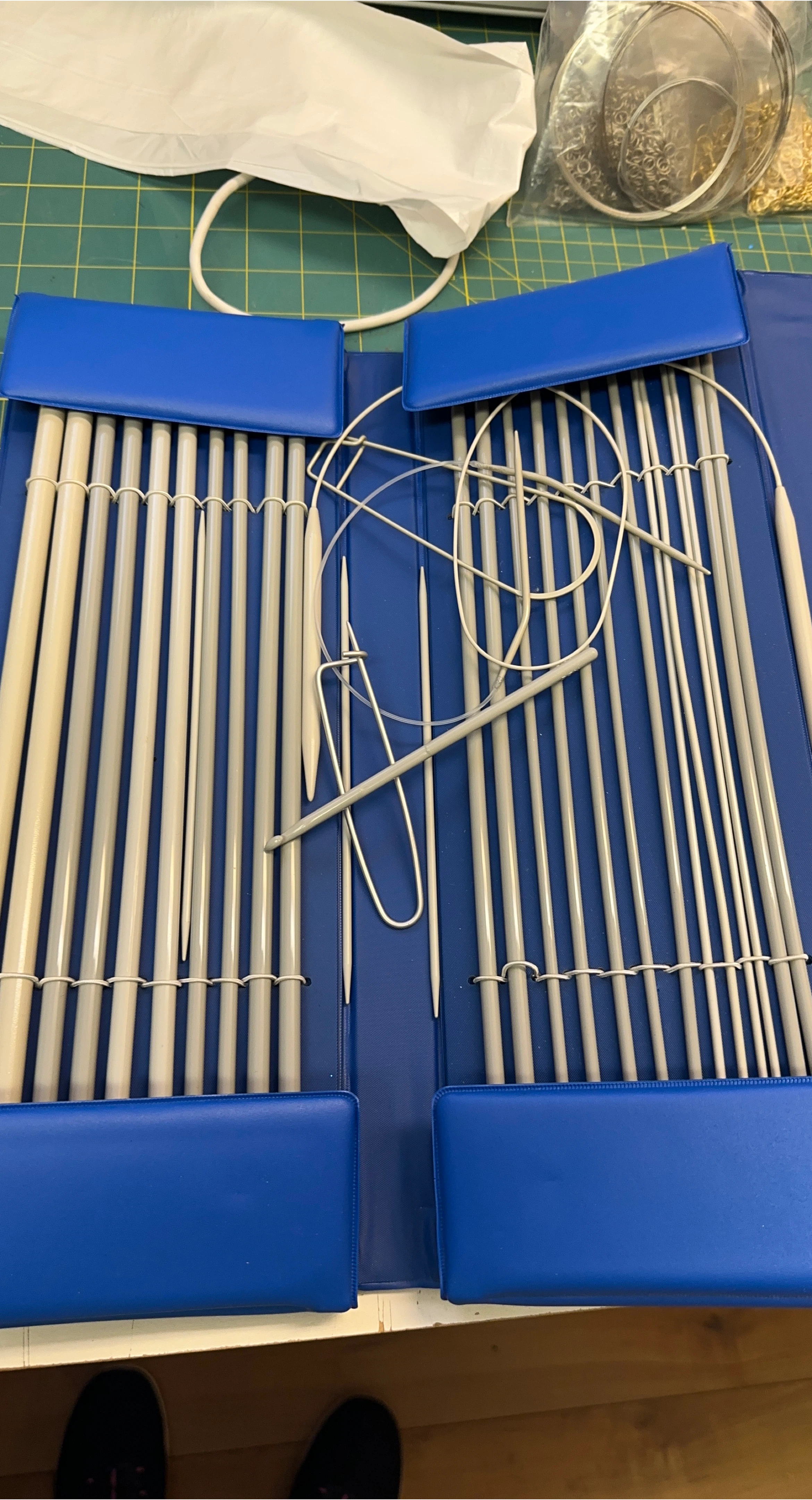 Knitting Needle Set with Case