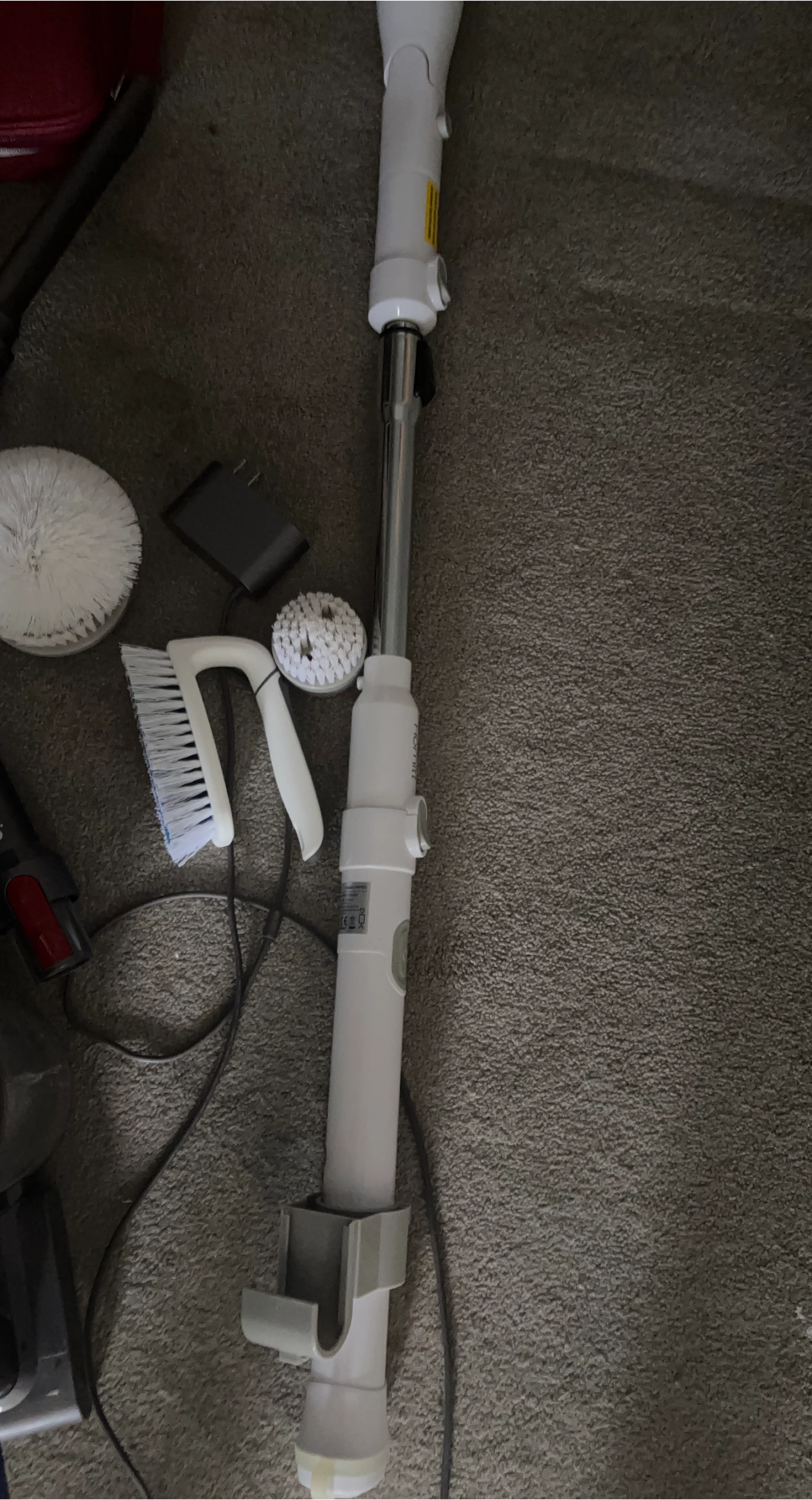 Spin Scrubber with Multiple Brush Heads and Charger