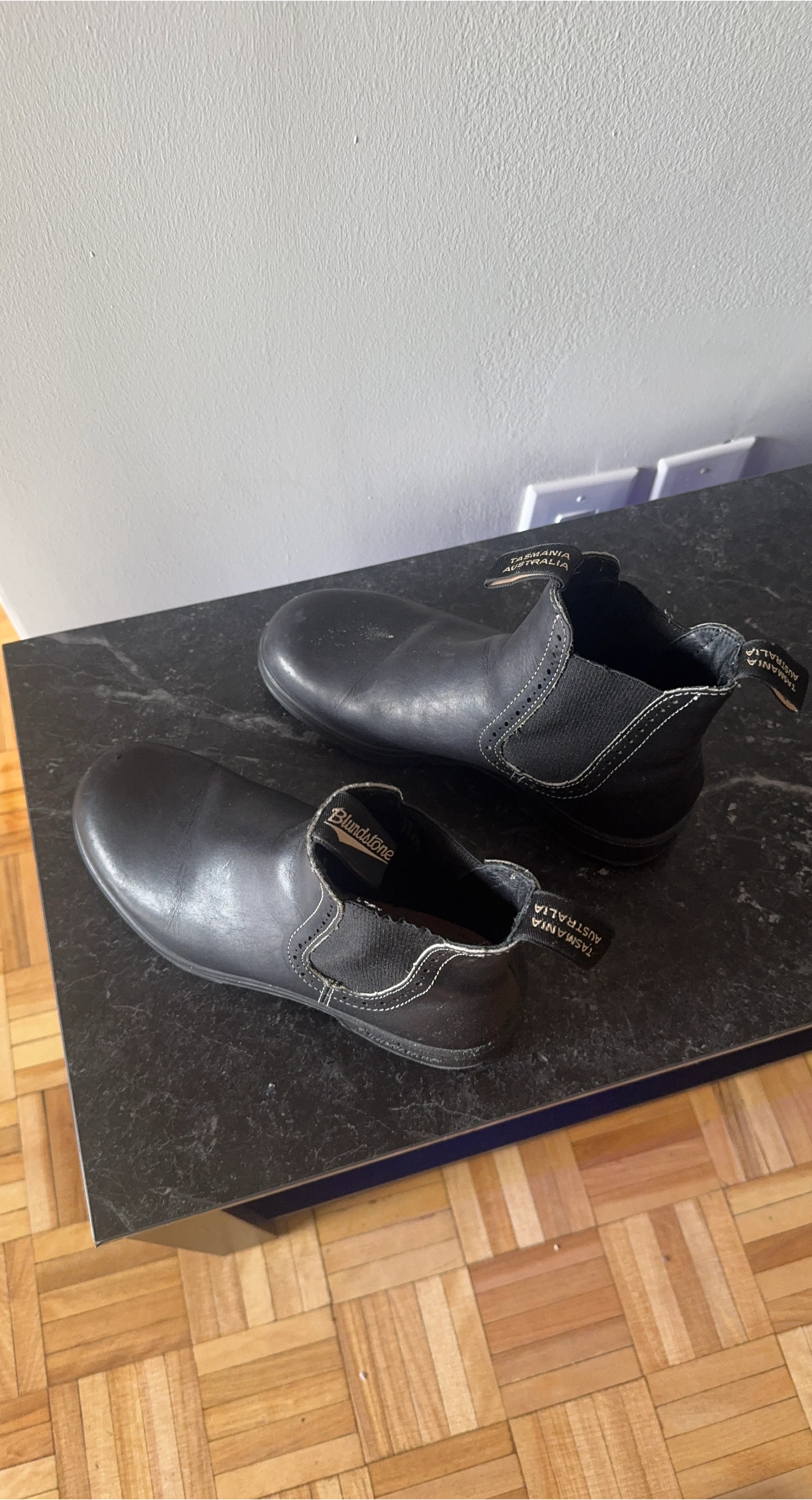 Blundstone Black Leather Chelsea Boots