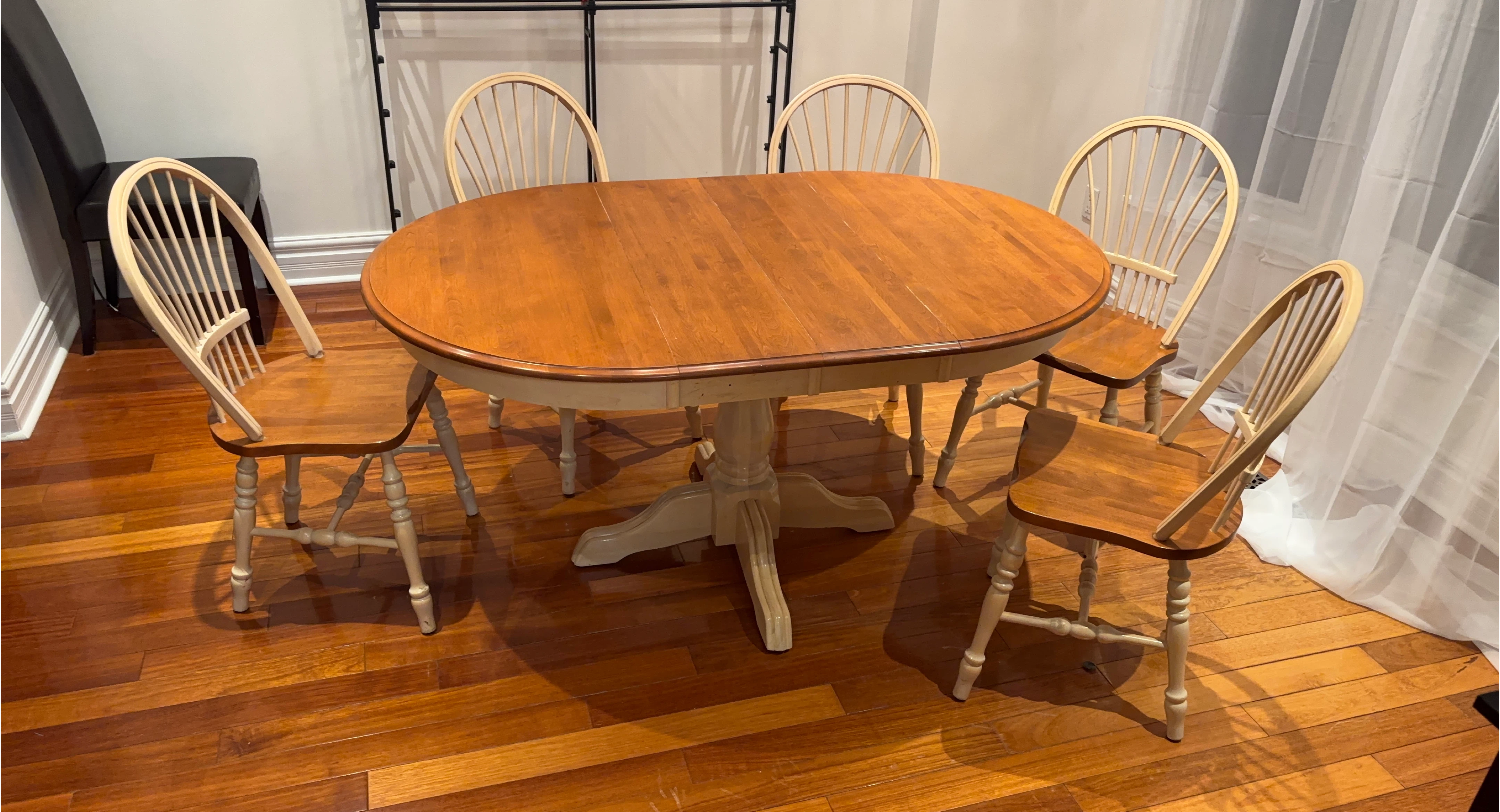 Oval Dining Table with 4 Spindle Back Chairs