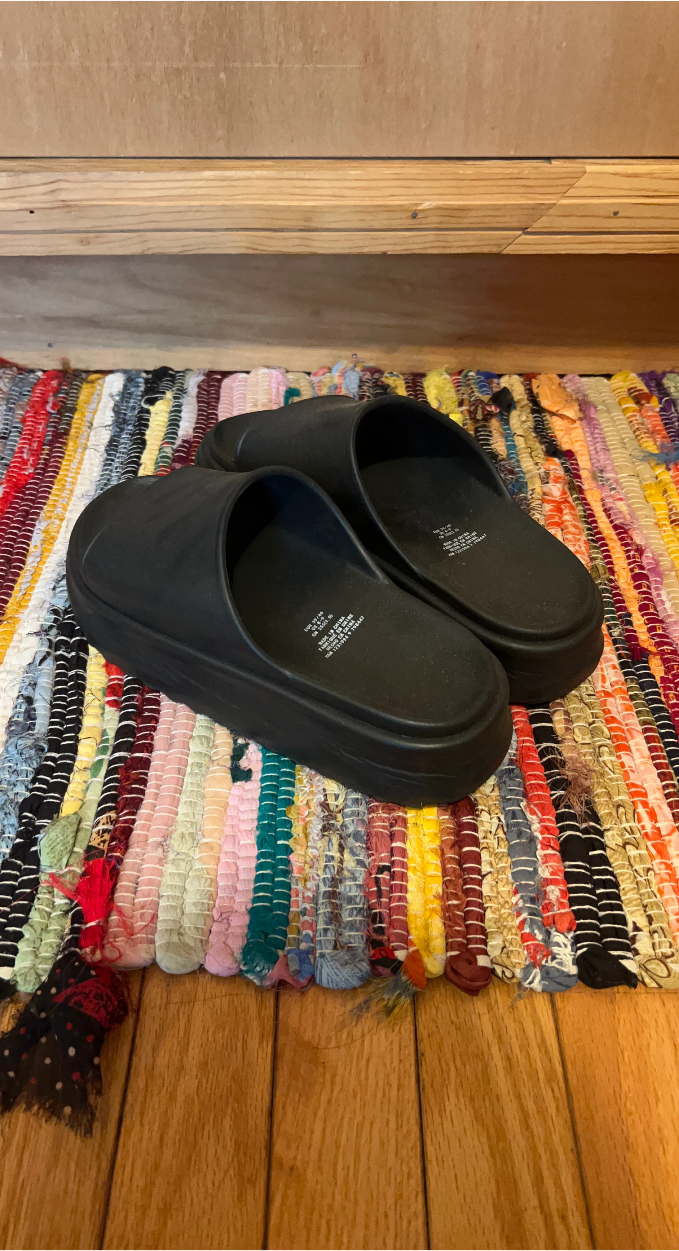 H&M Black Platform Slides Size 8-9