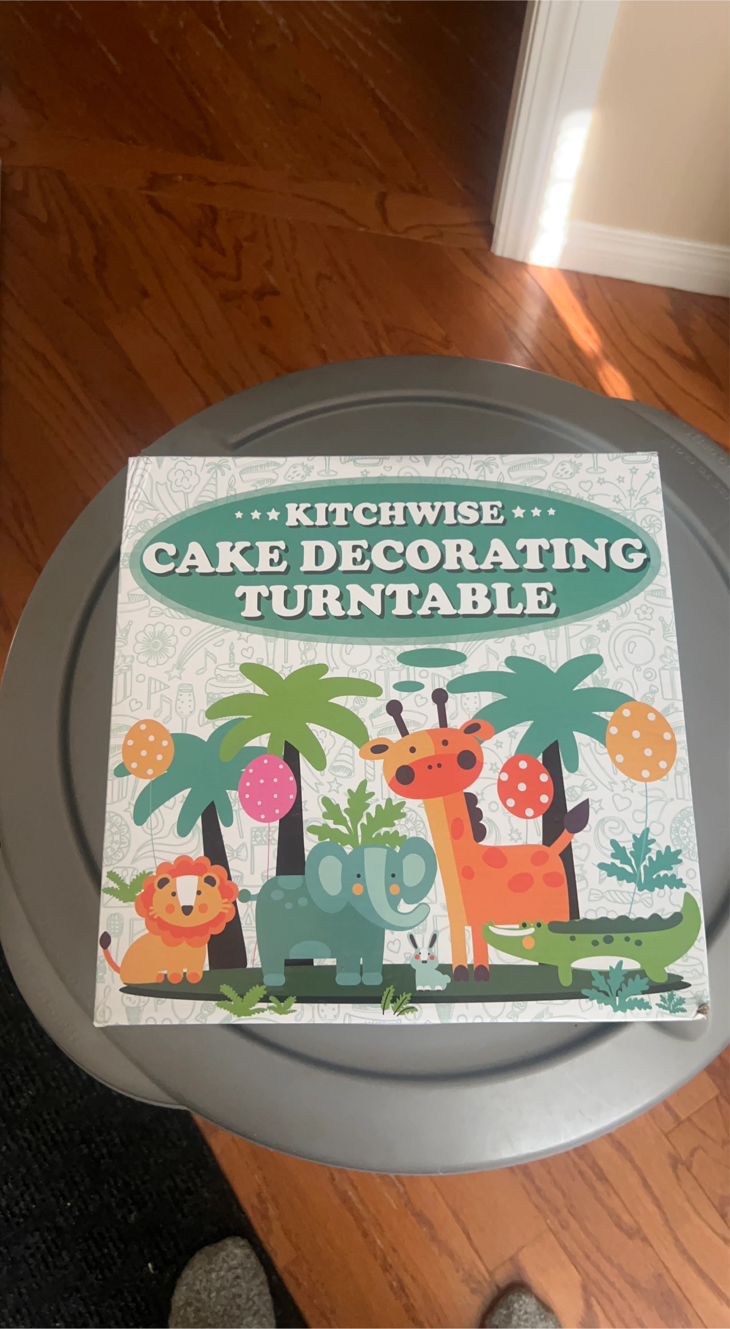 Kitchwise Cake Decorating Turntable