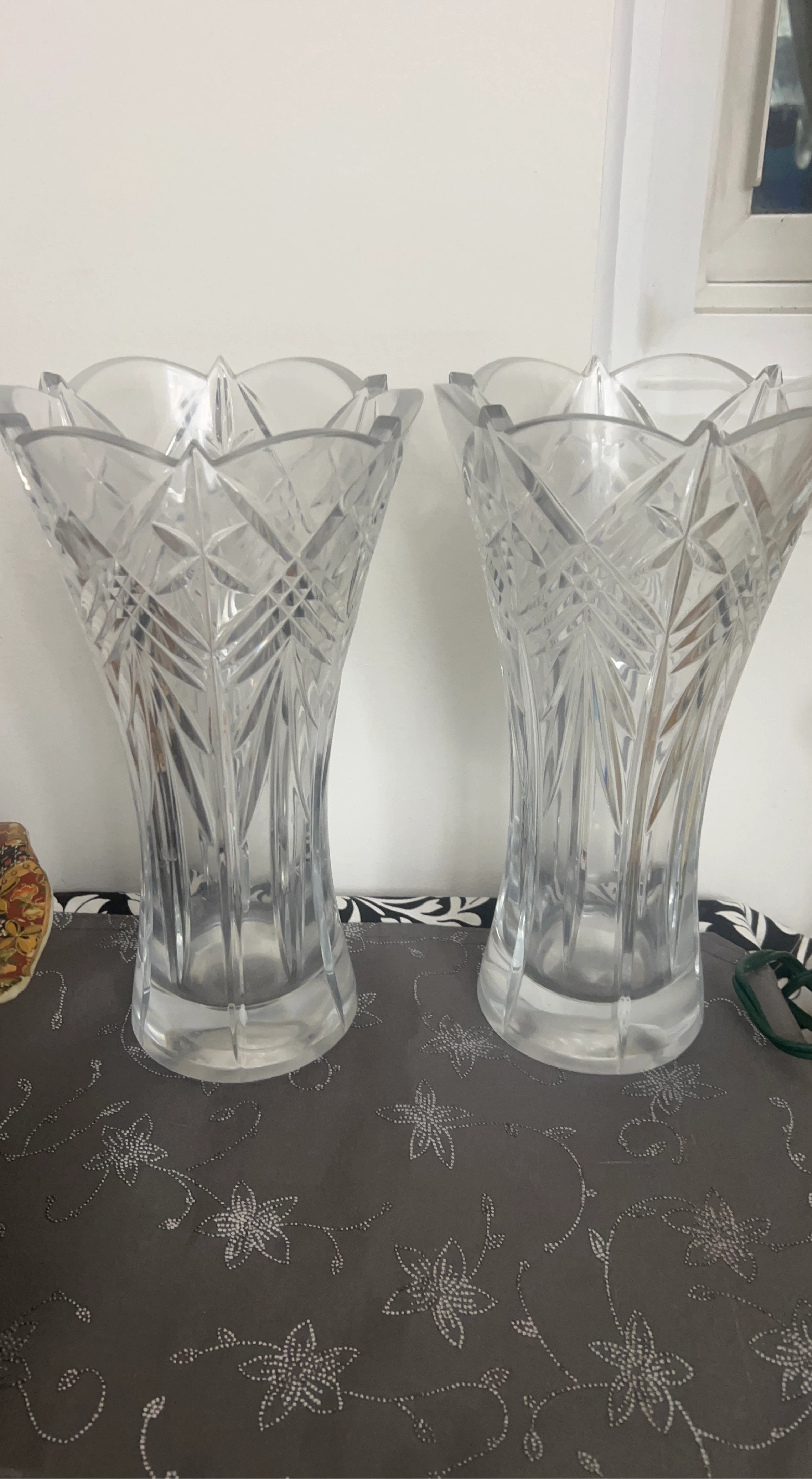Set of 2 Clear Crystal Vases
