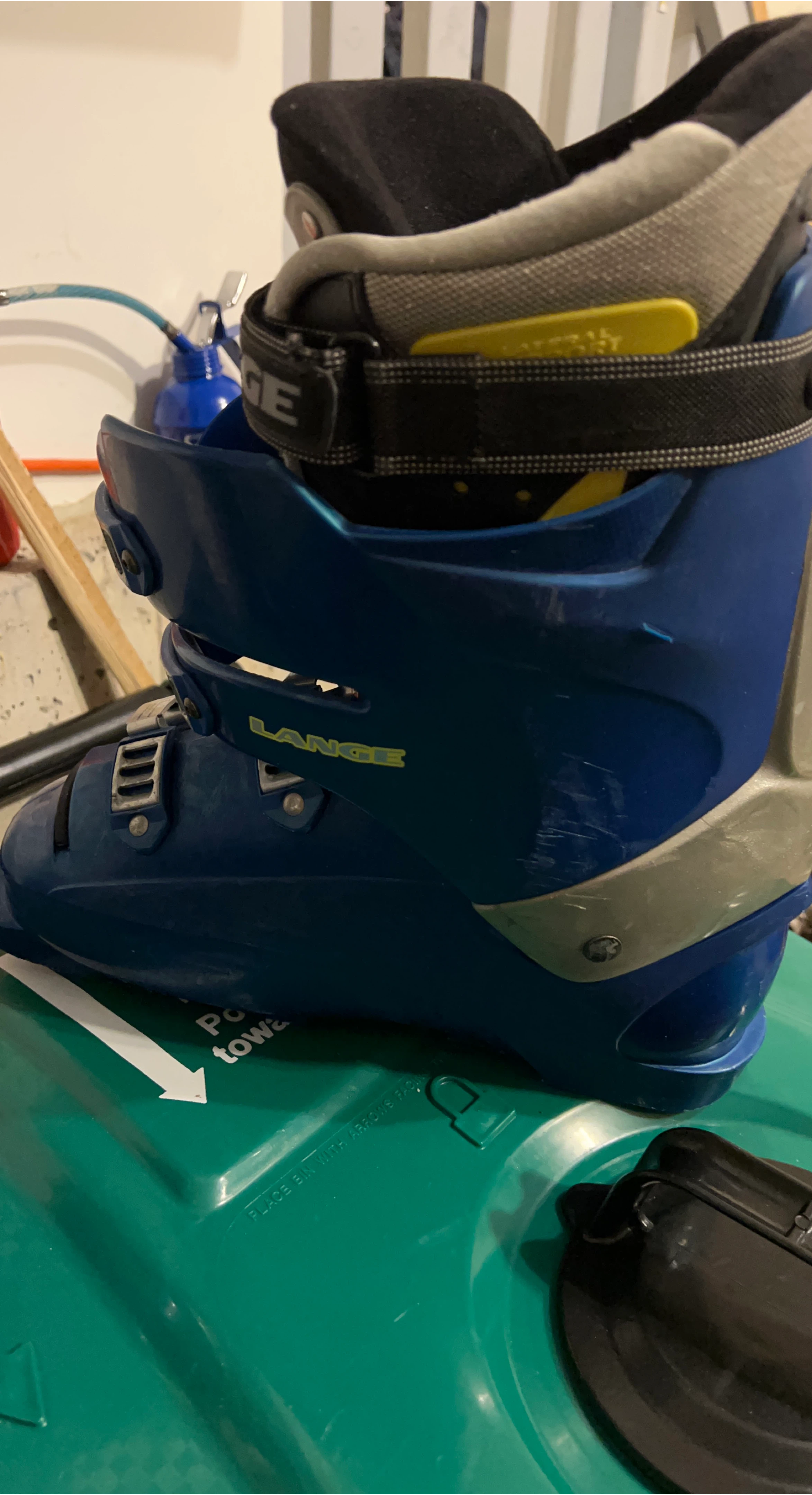 Lange Ski Boots