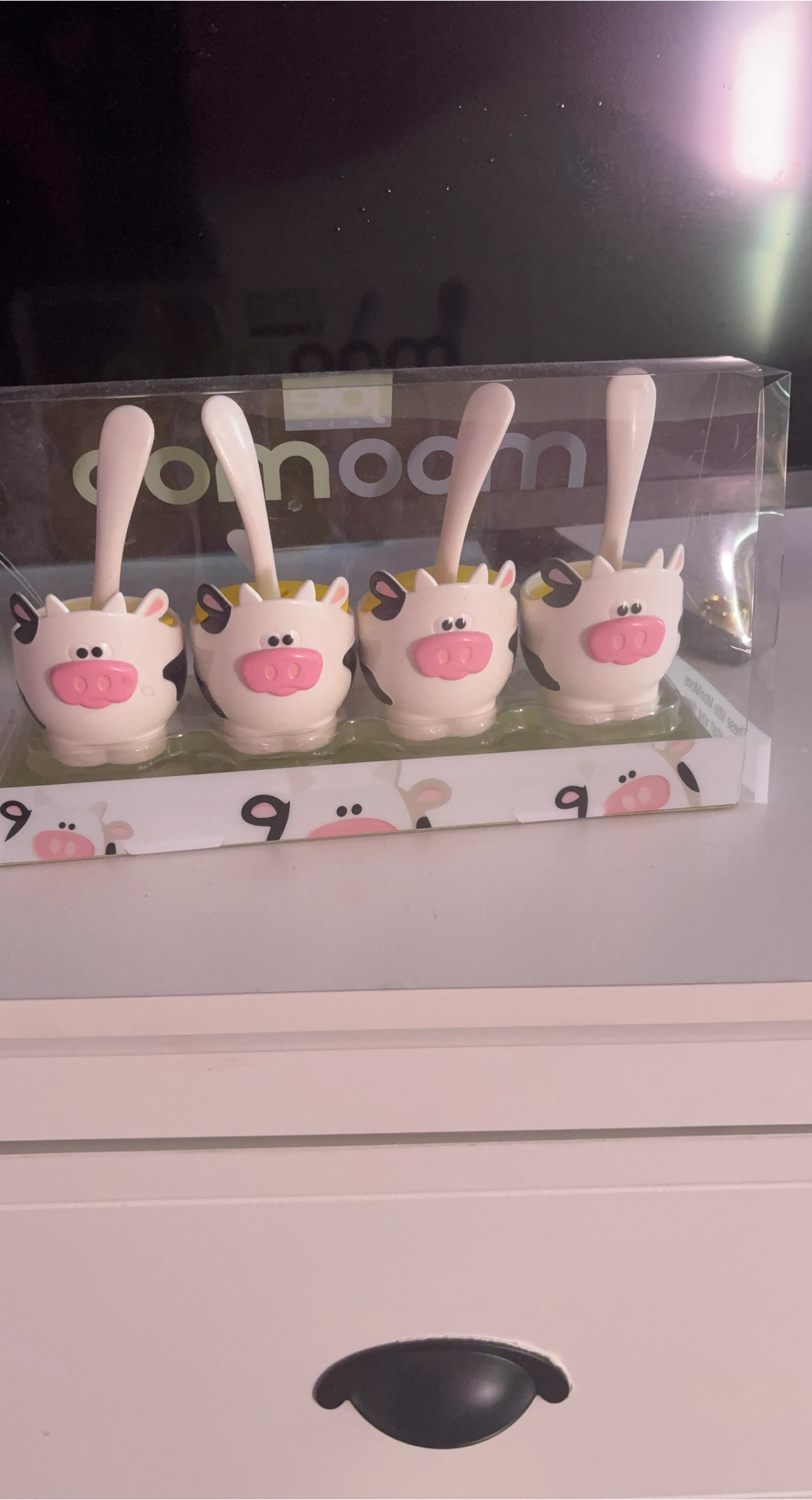 Cow-themed dessert bowls with spoons (set of 4)