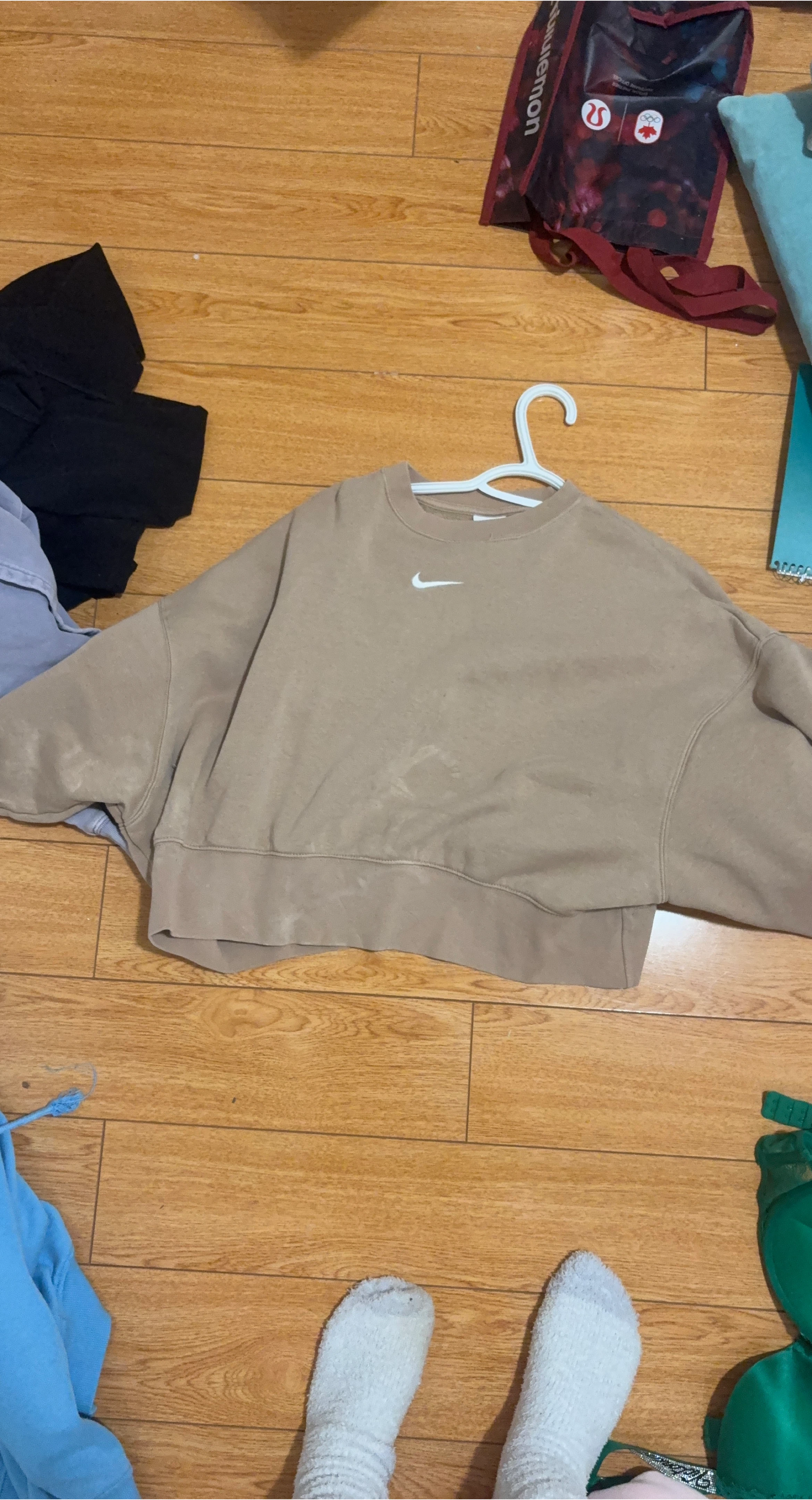 Nike Crewneck Sweatshirt - Tan