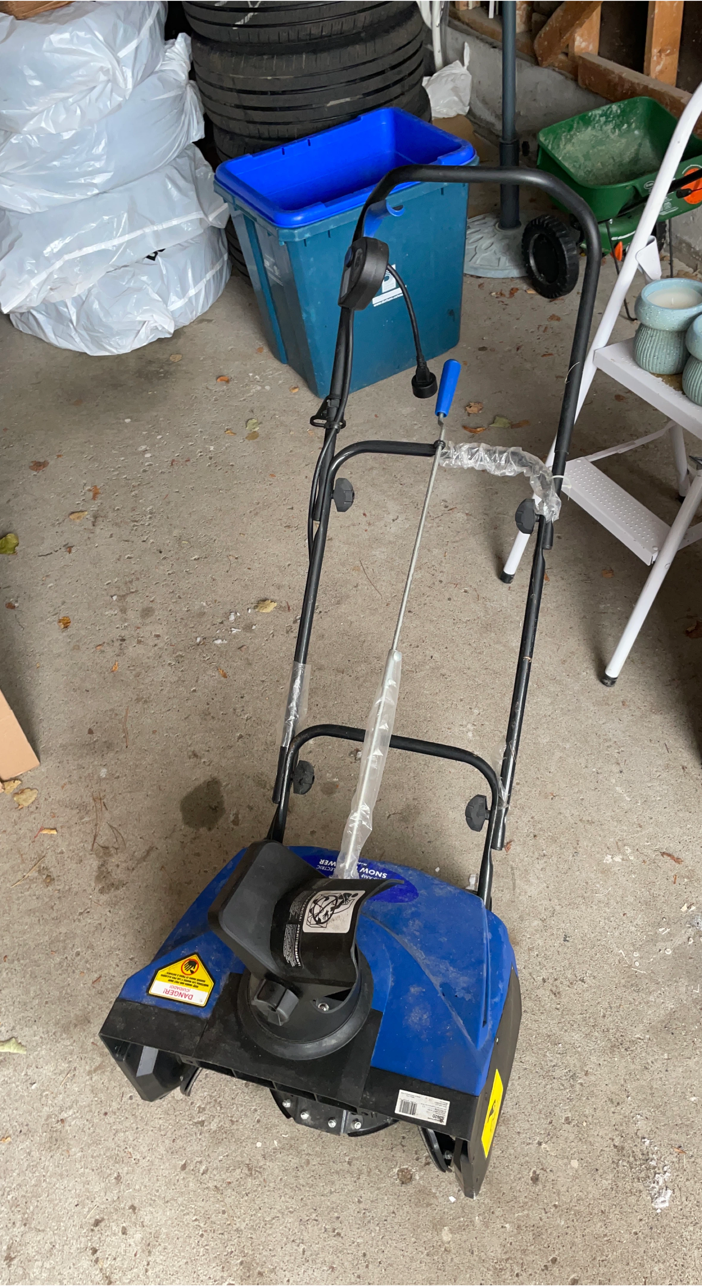 Snow Joe Ultra 18-Inch Electric Snow Thrower SJ620